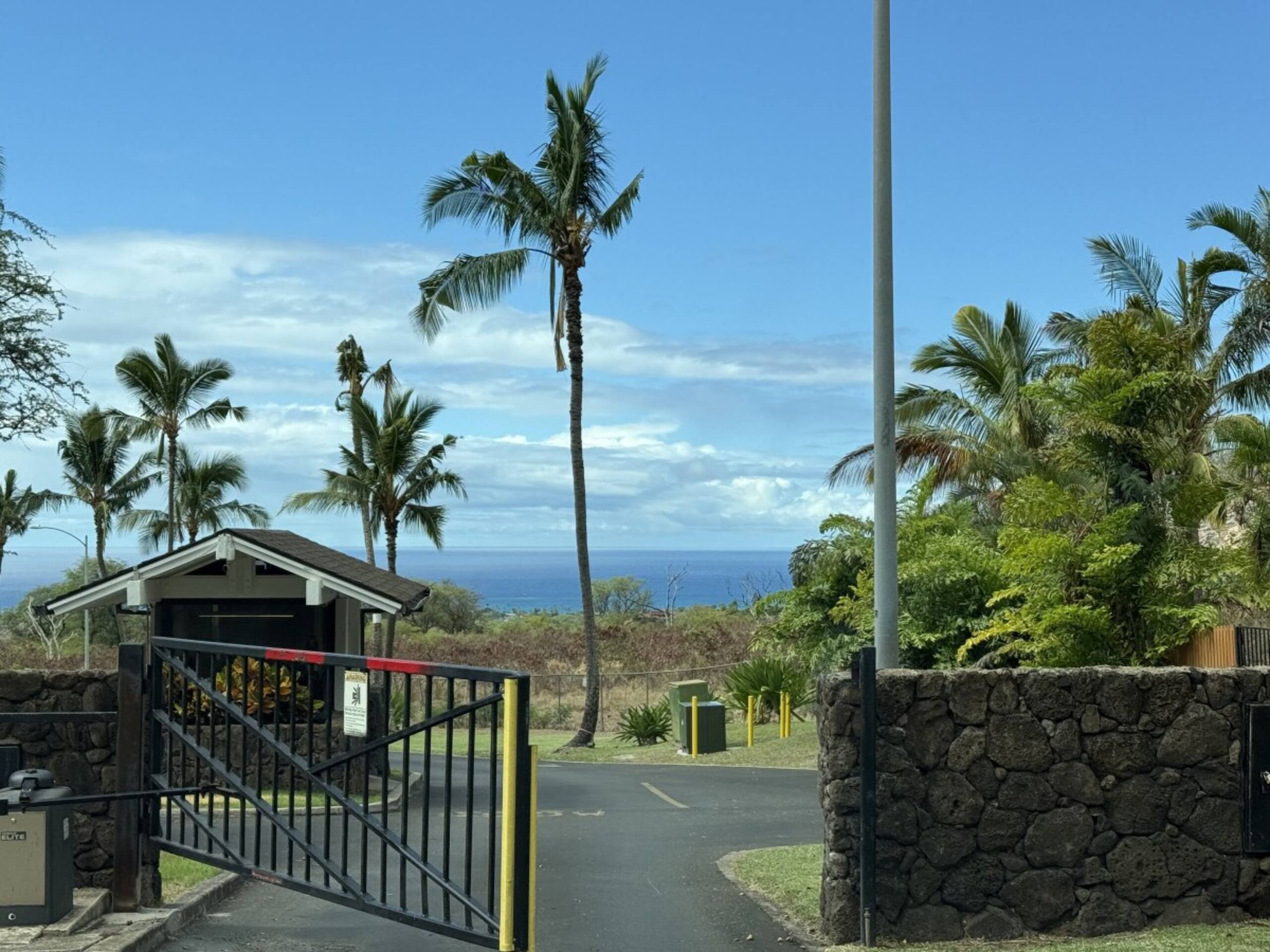 4BR, Near Beach, Pool/Spa, Gym, Free Parking, BBQ - Photo 40