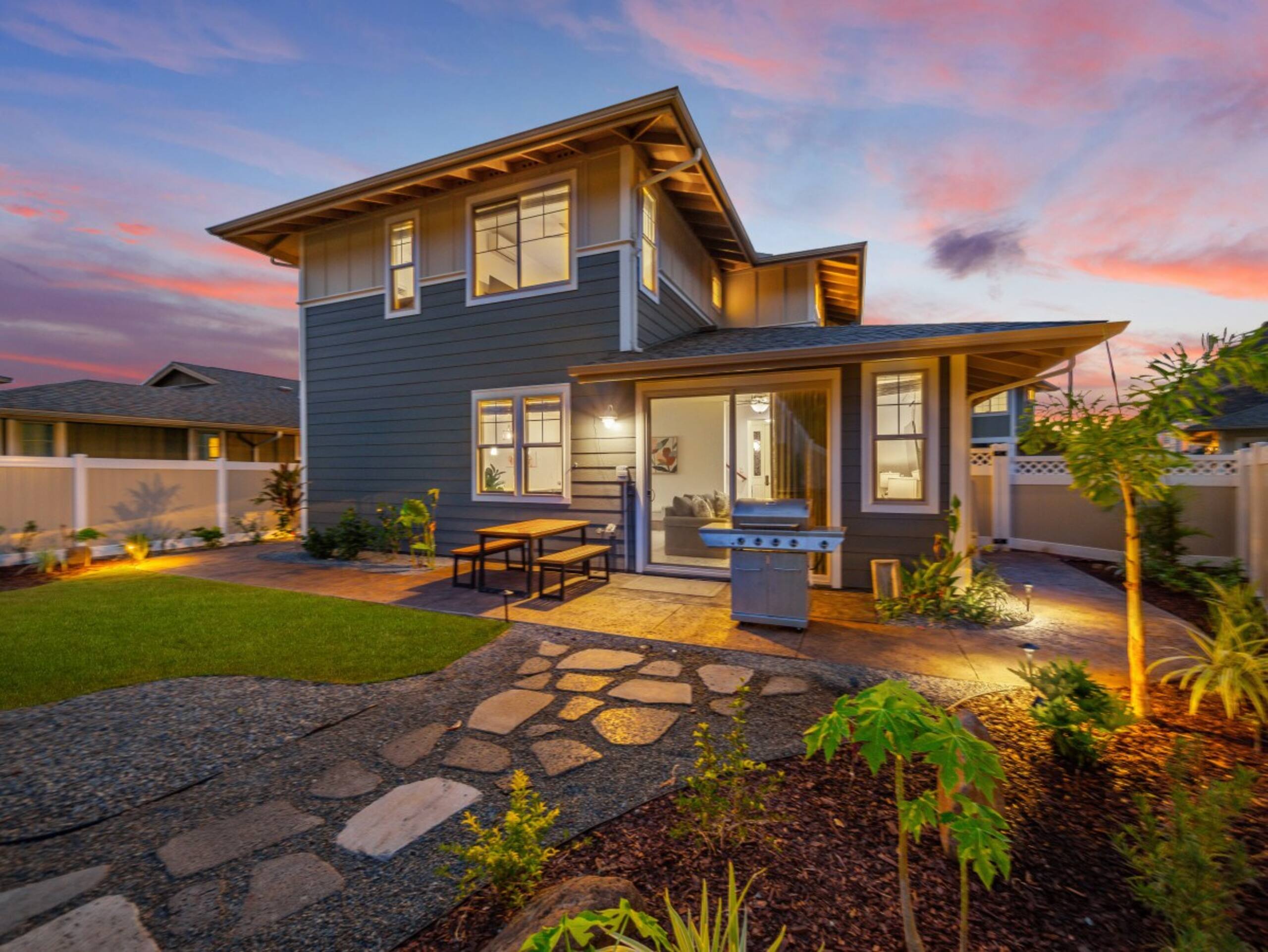 4BR, Near Beach, Pool/Spa, Gym, Free Parking, BBQ - Photo 2