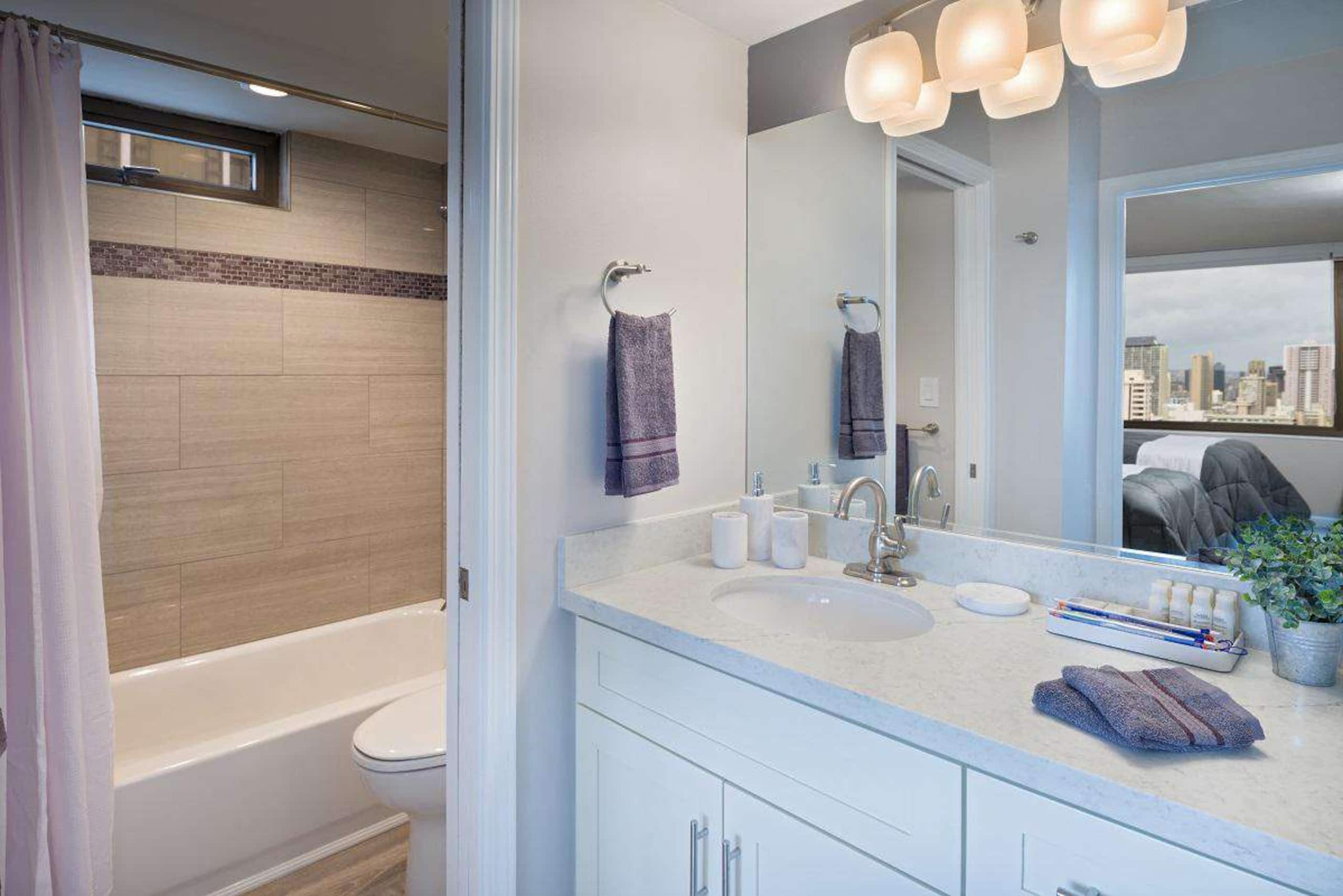 31st Fl Waikiki Banyan | Ocean View | Parking - Photo 9