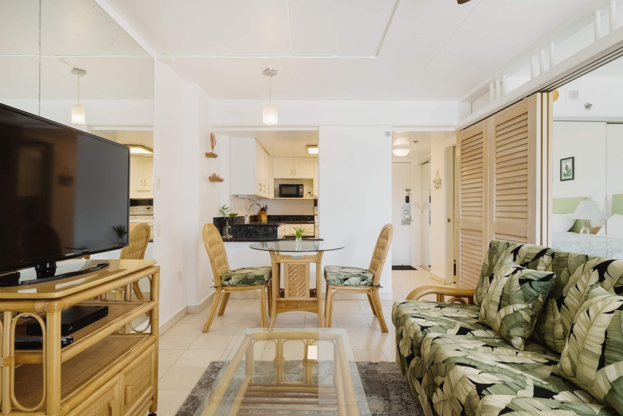 Waikiki beach home for YOU - Main photo