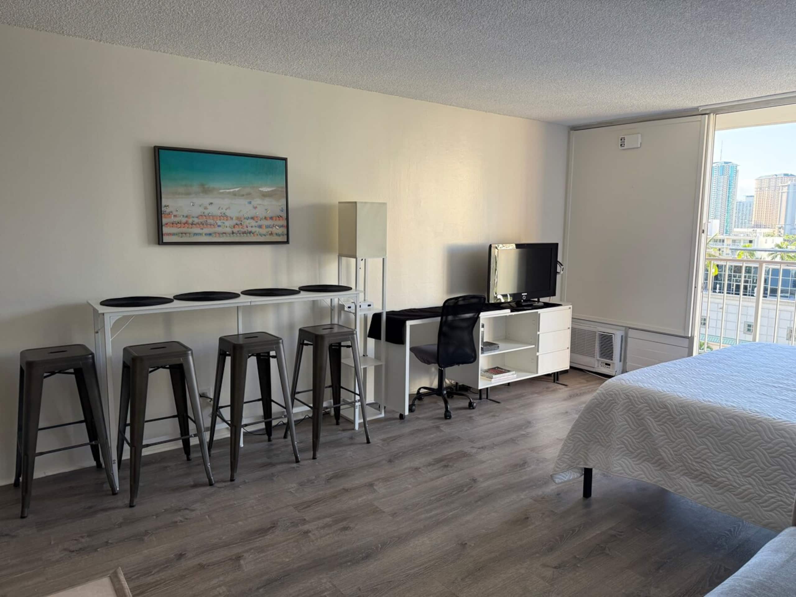 Comfy waikiki apt king bed & Free parking - Photo 9