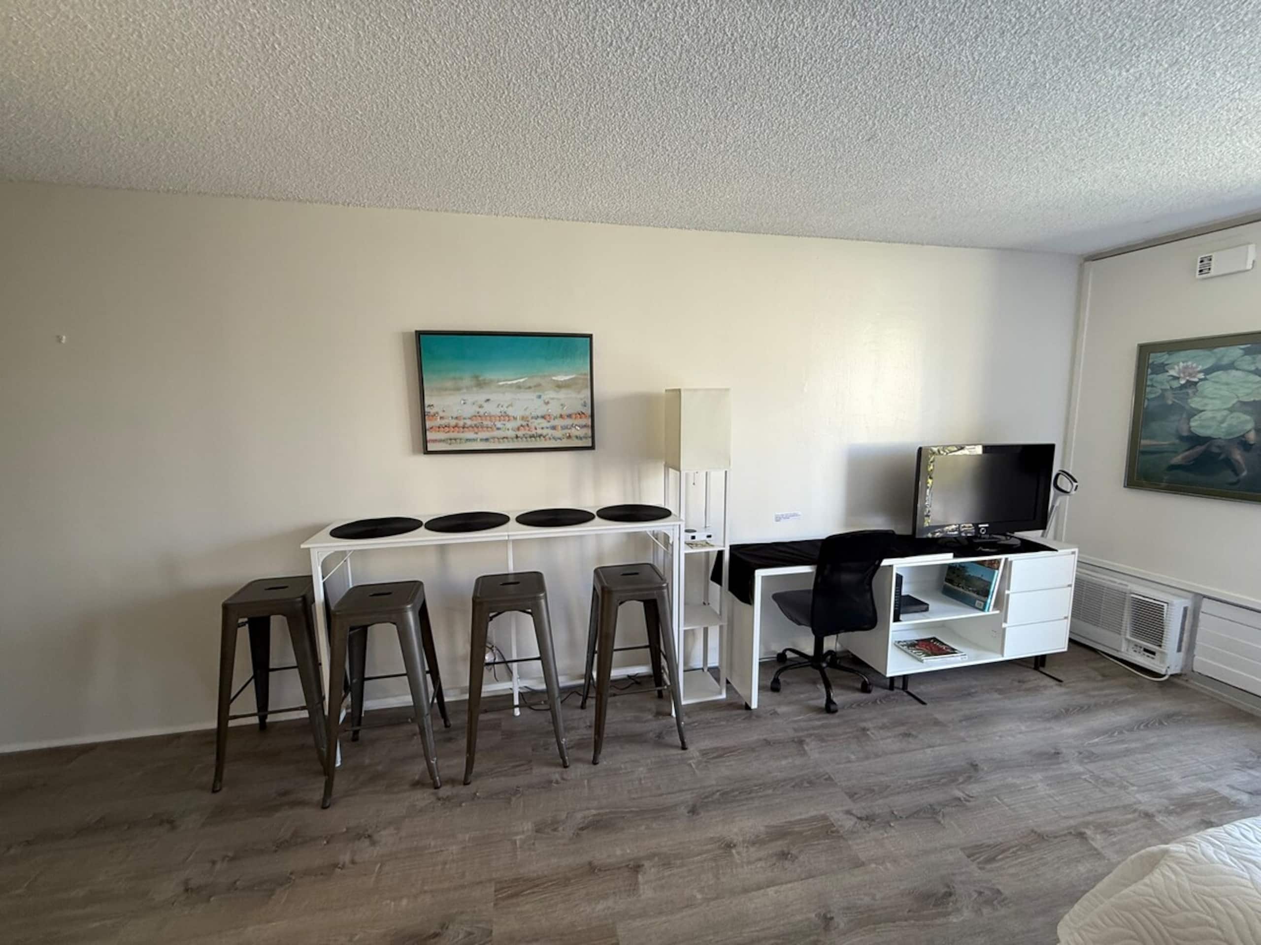 Comfy waikiki apt king bed & Free parking - Photo 37