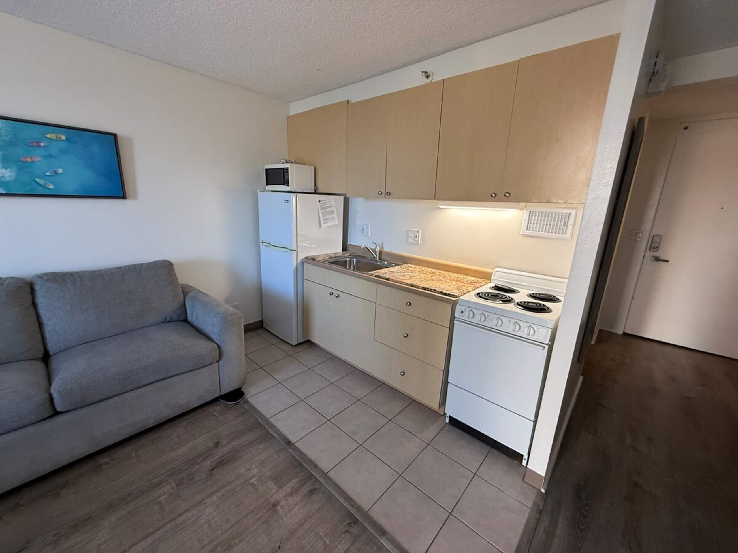 Comfy waikiki apt king bed & Free parking - Photo 17