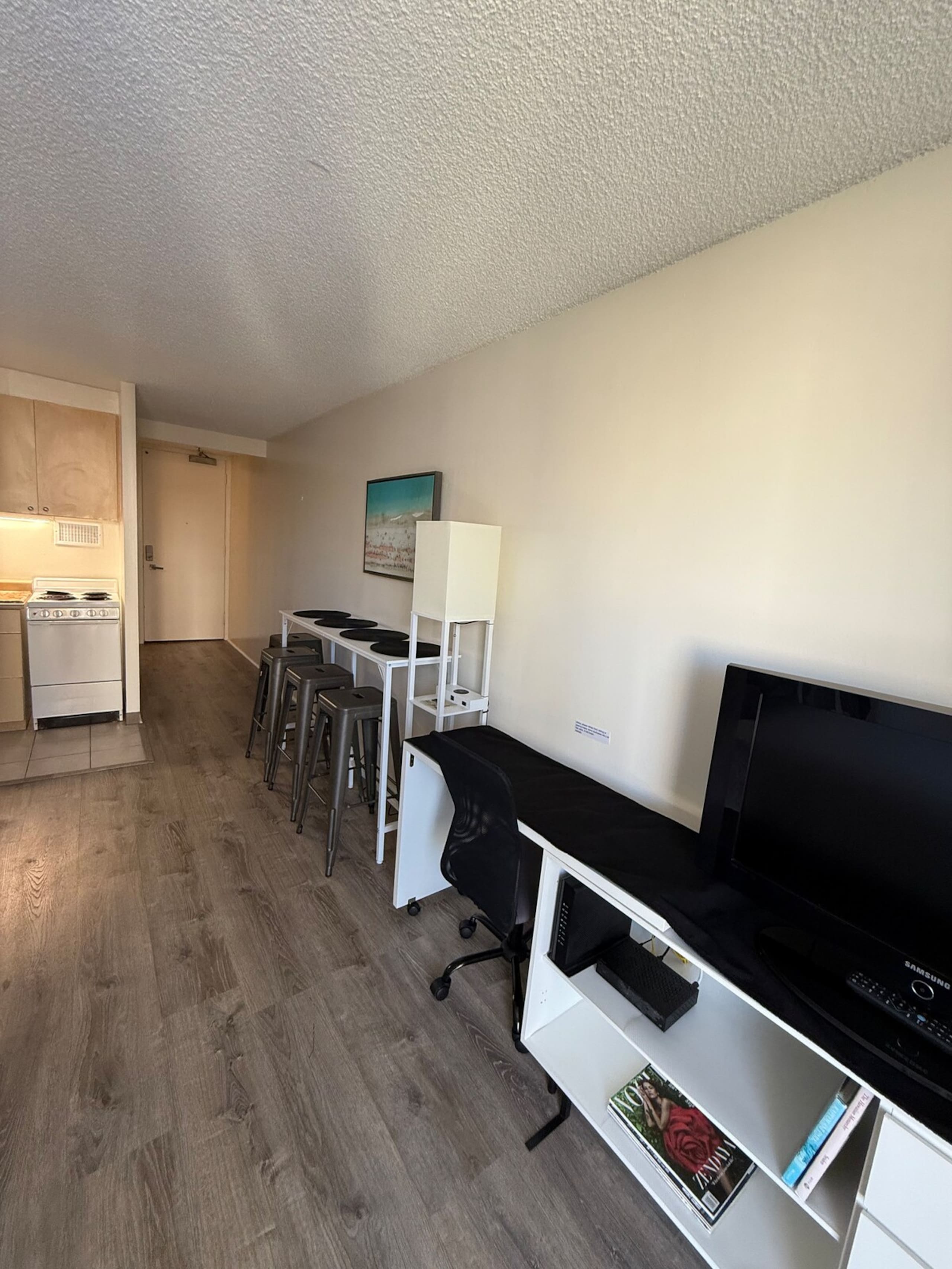 Comfy waikiki apt king bed & Free parking - Photo 25