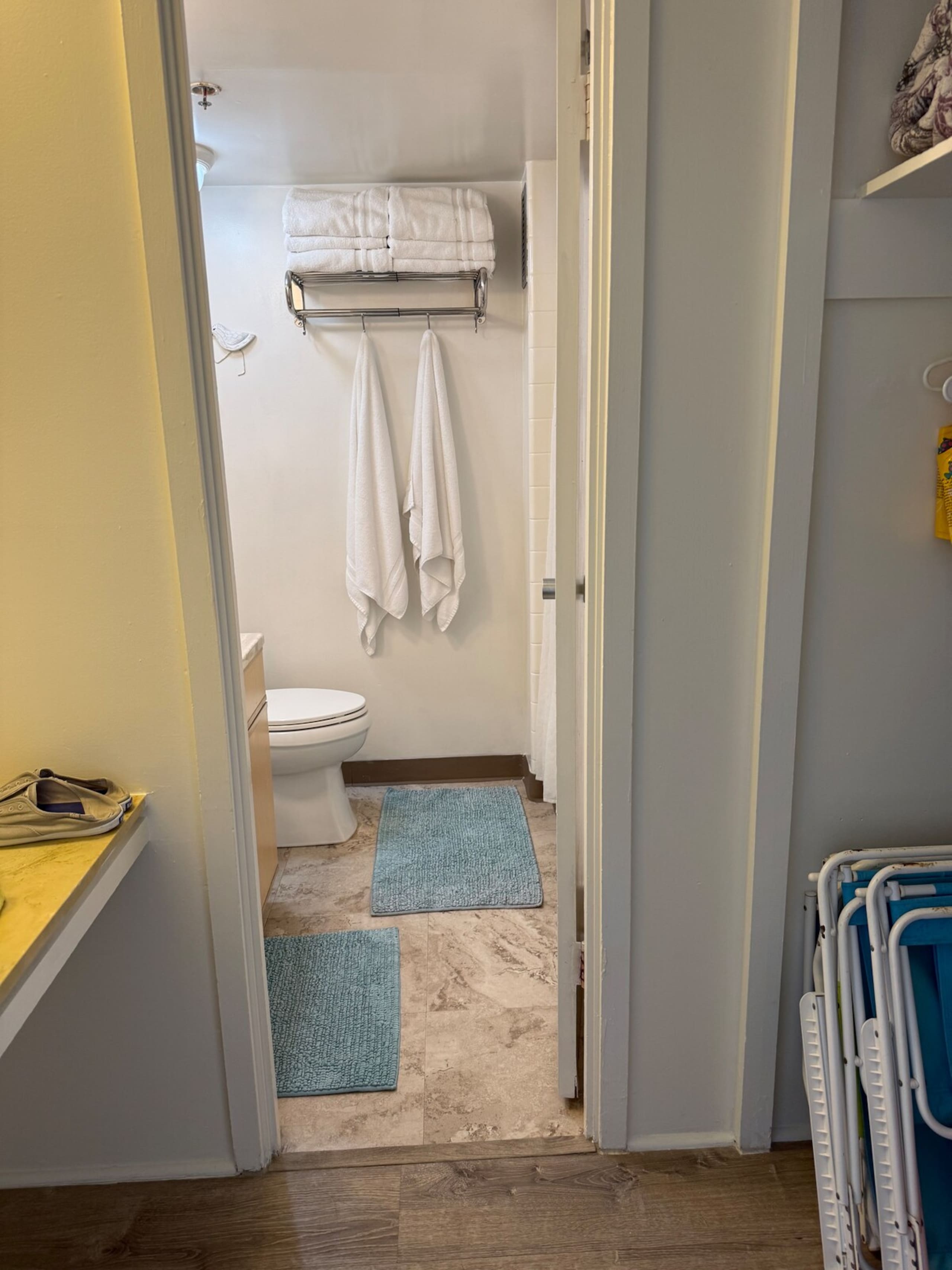 Comfy waikiki apt king bed & Free parking - Photo 49