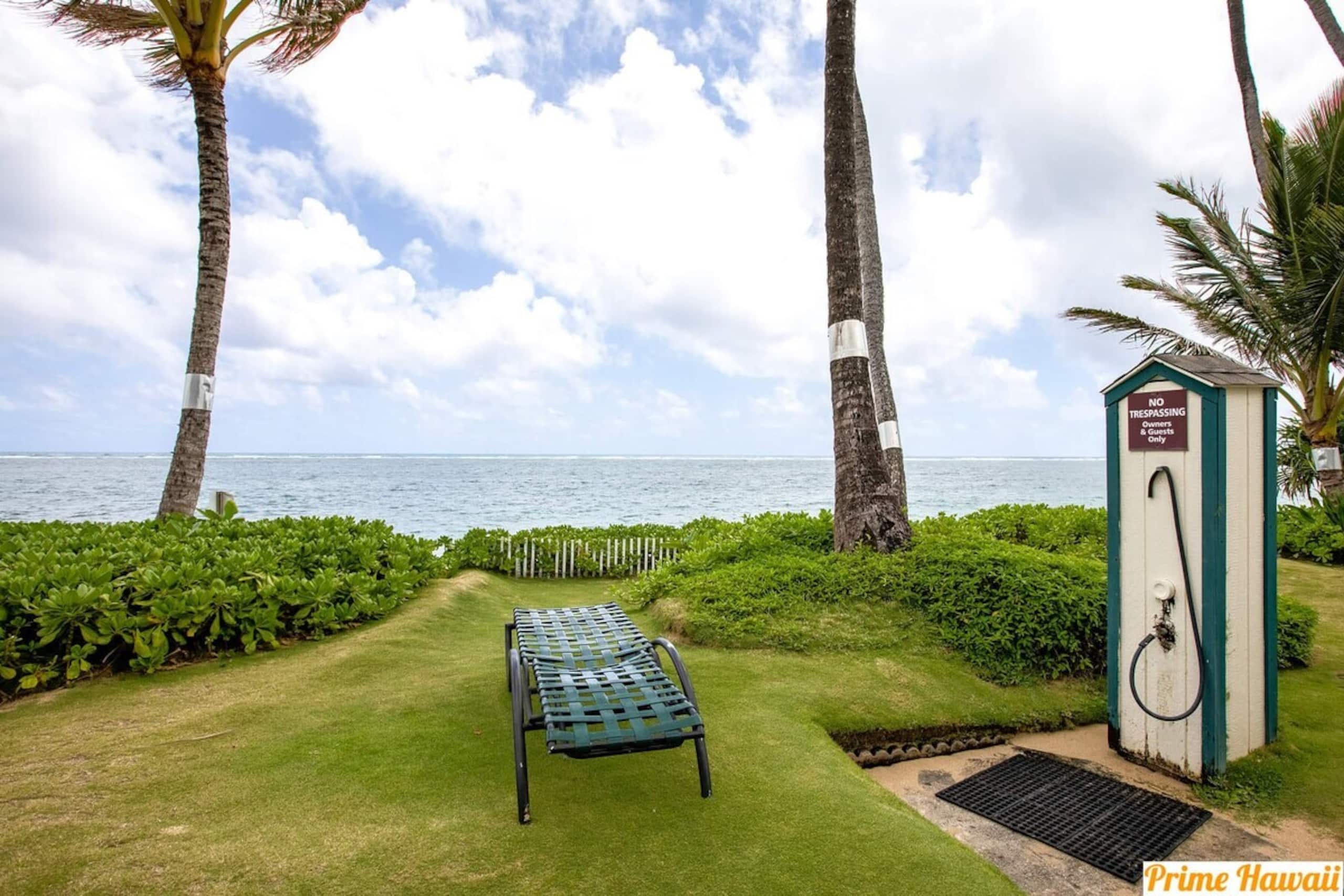 Beachfront Condo with Private Lanai & Views - Photo 38