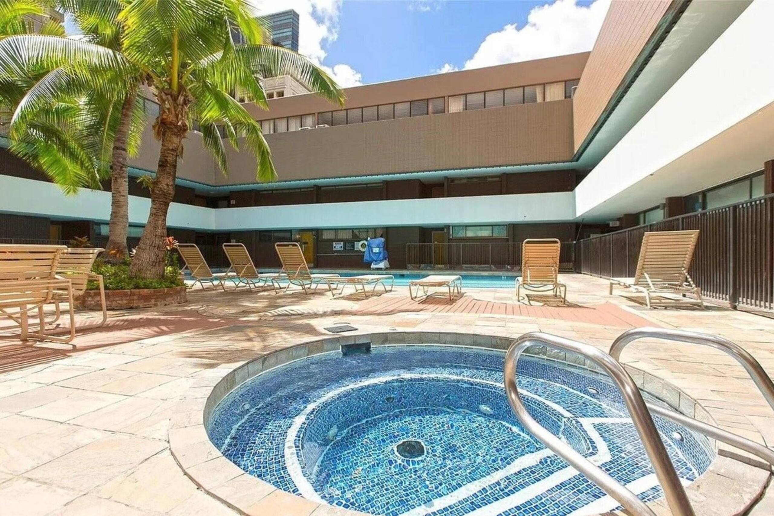 Spacious 1BR Ocean/Sunset View w/Parking - Photo 9