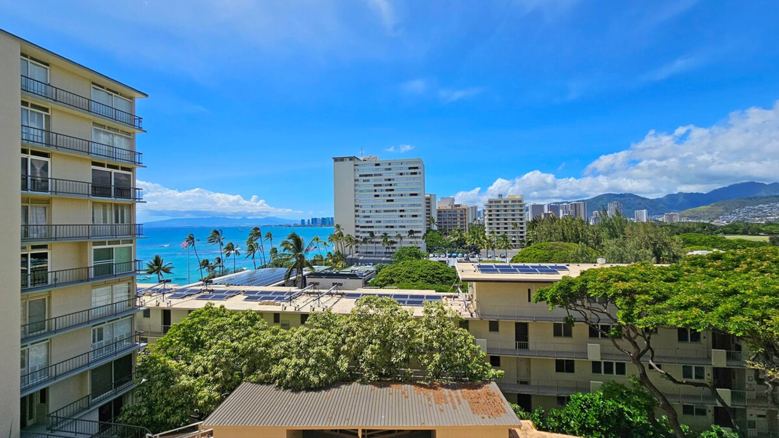 DHBH 902 Studio Apt, Full kitchen & Insane views! - Photo 20