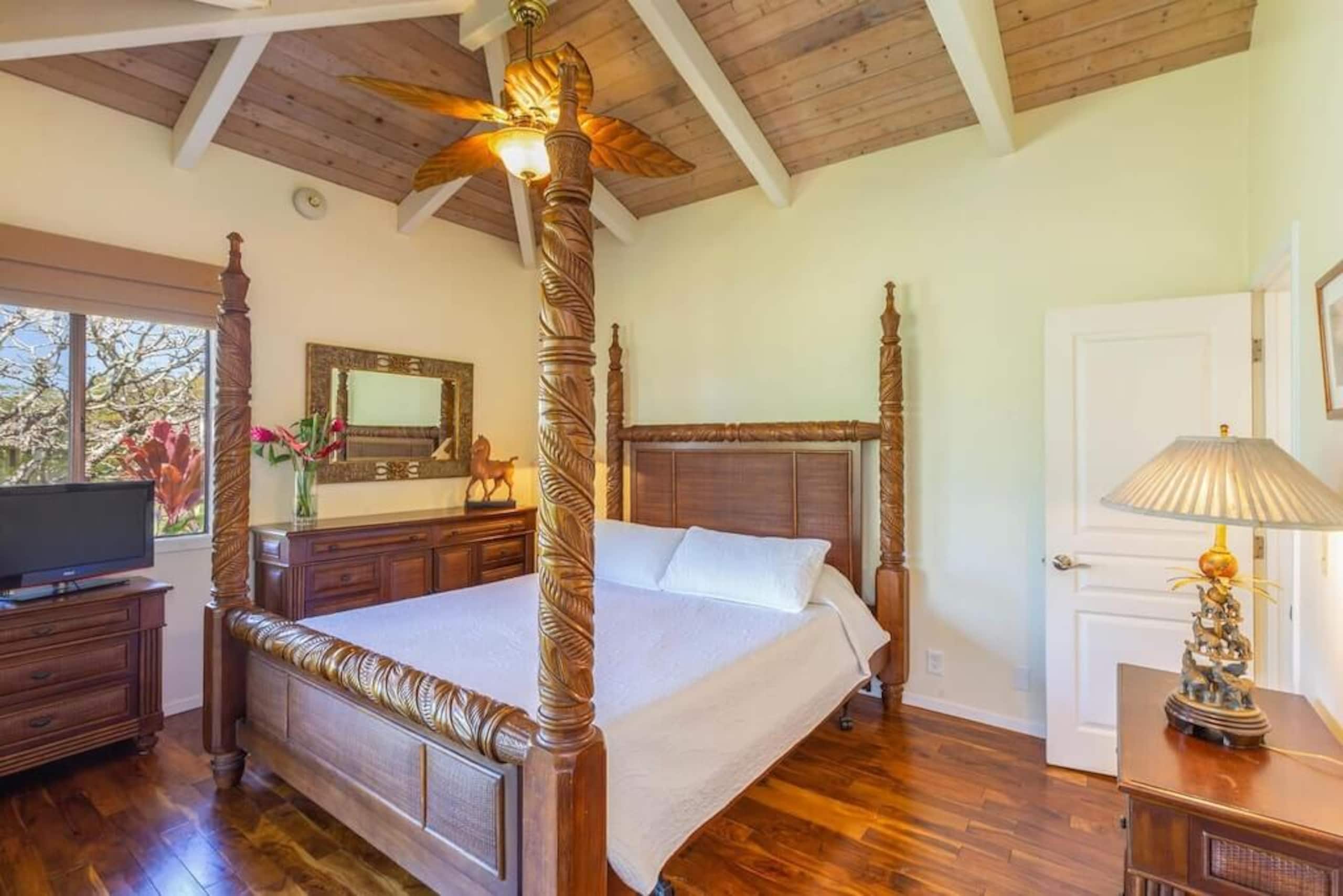 A/C Elegant Single Story Plantation Home - Photo 16