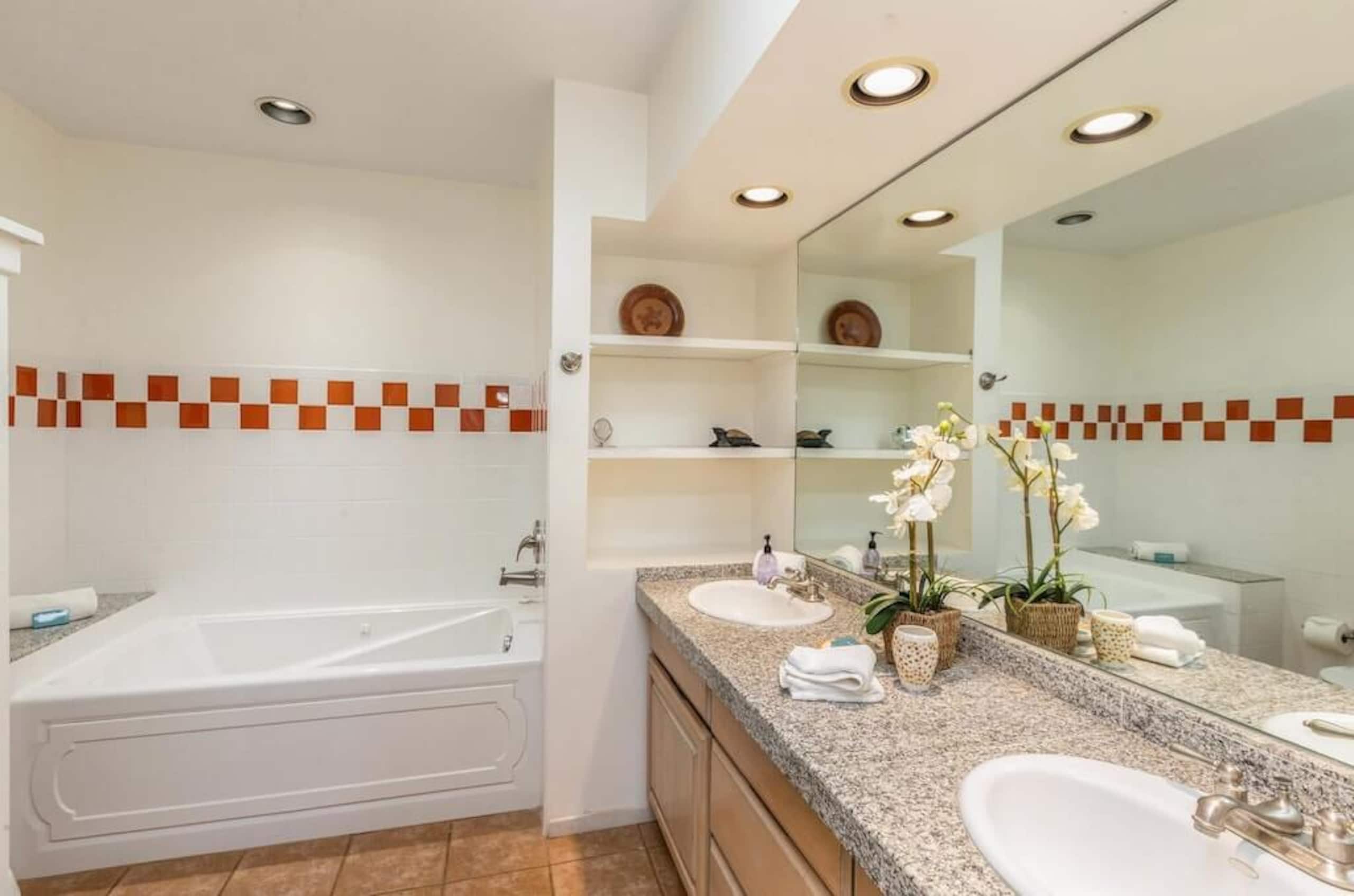 A/C Elegant Single Story Plantation Home - Photo 18