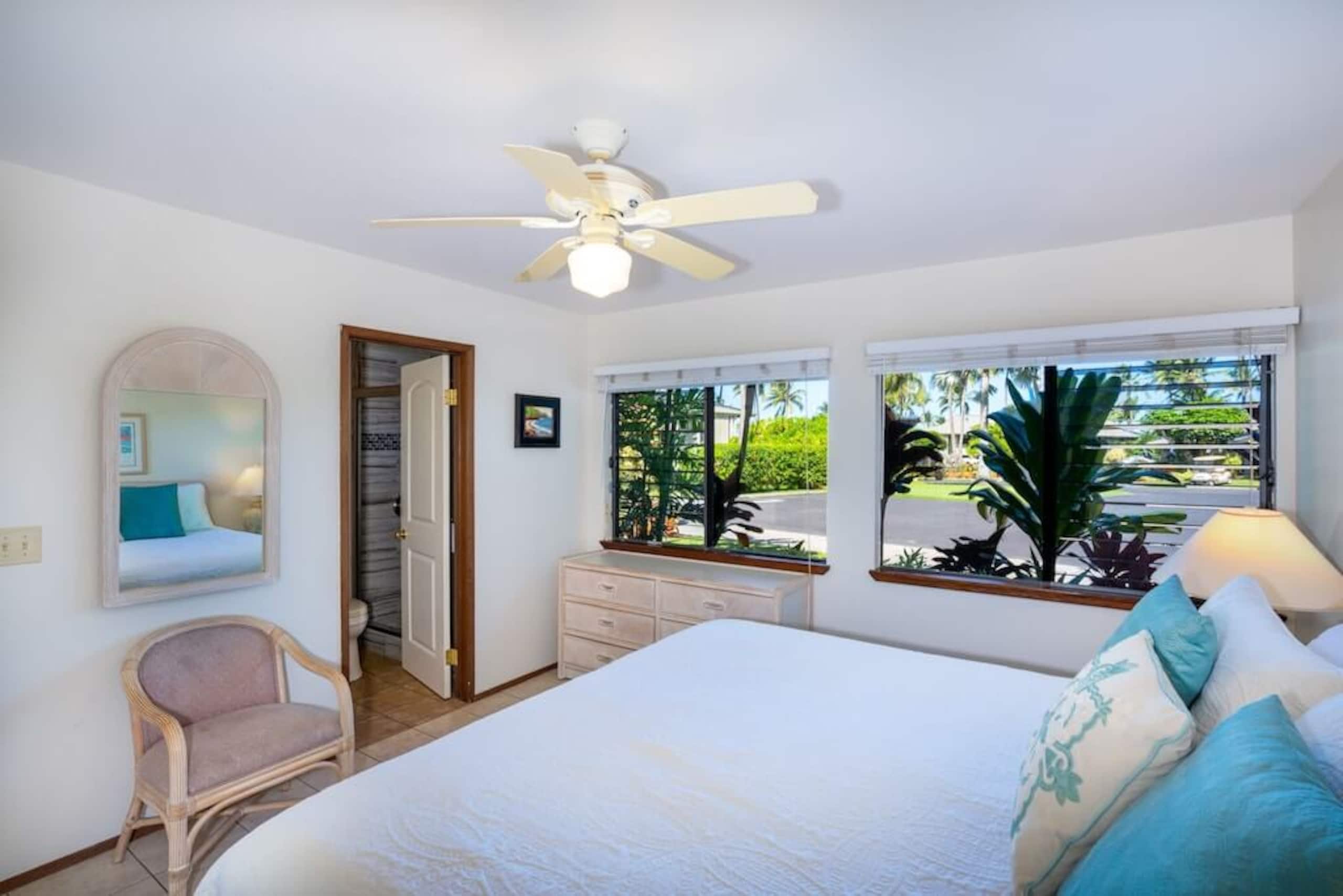Great Value First Floor Heated Pool, Grills - Photo 8