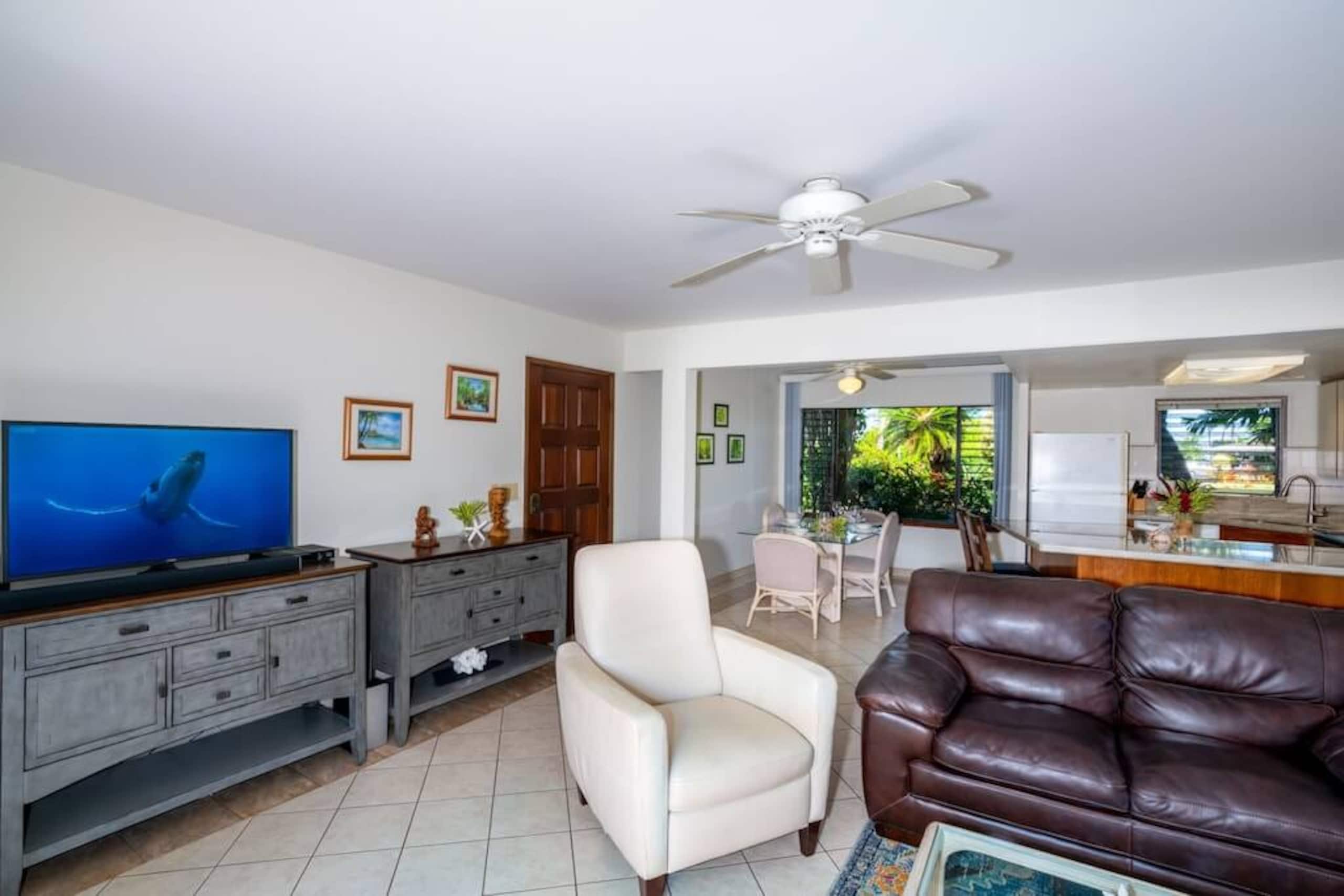 Great Value First Floor Heated Pool, Grills - Photo 5