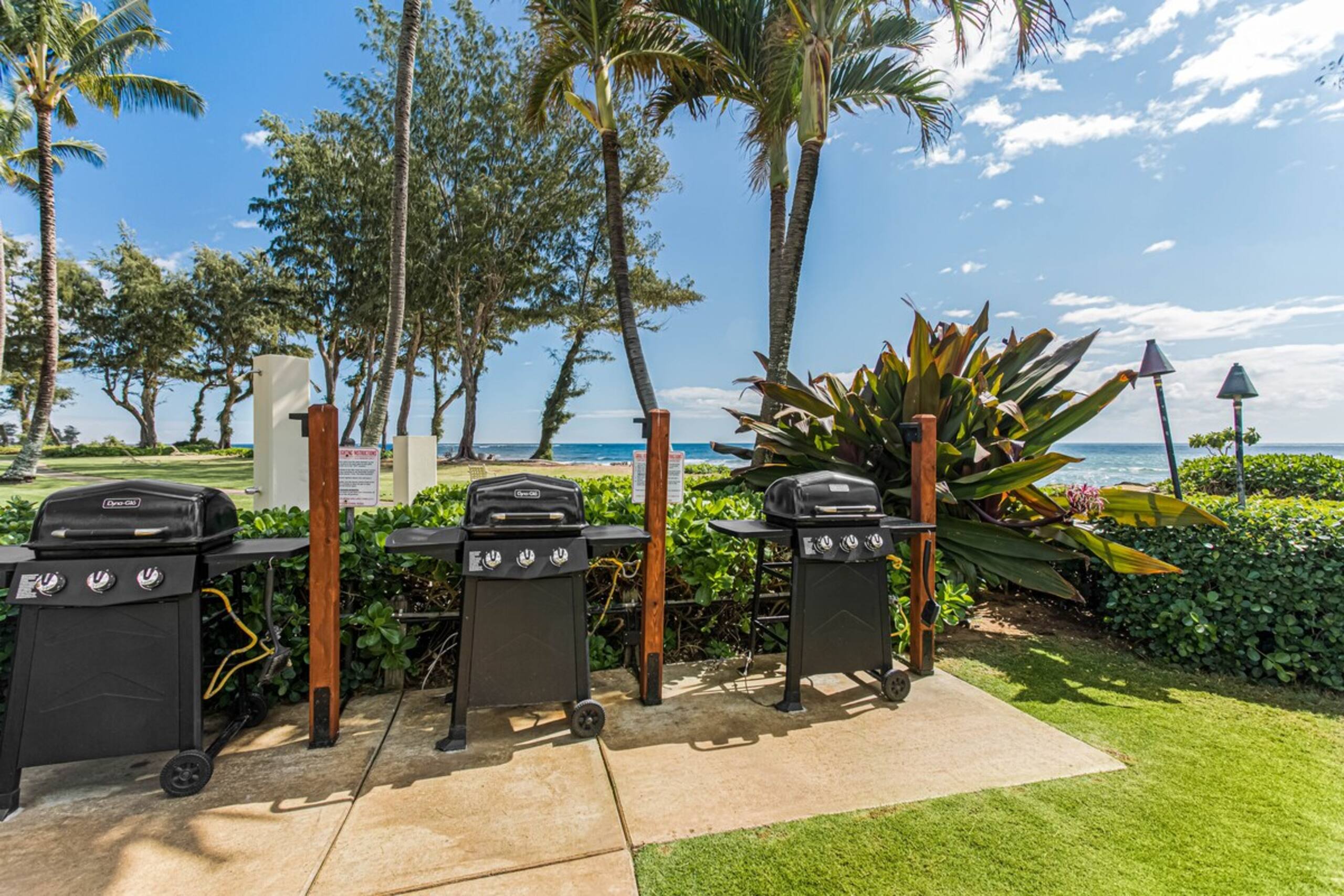 Beachside Walk Out Condo/Pool/A/C Ocean Views 144 - Photo 23