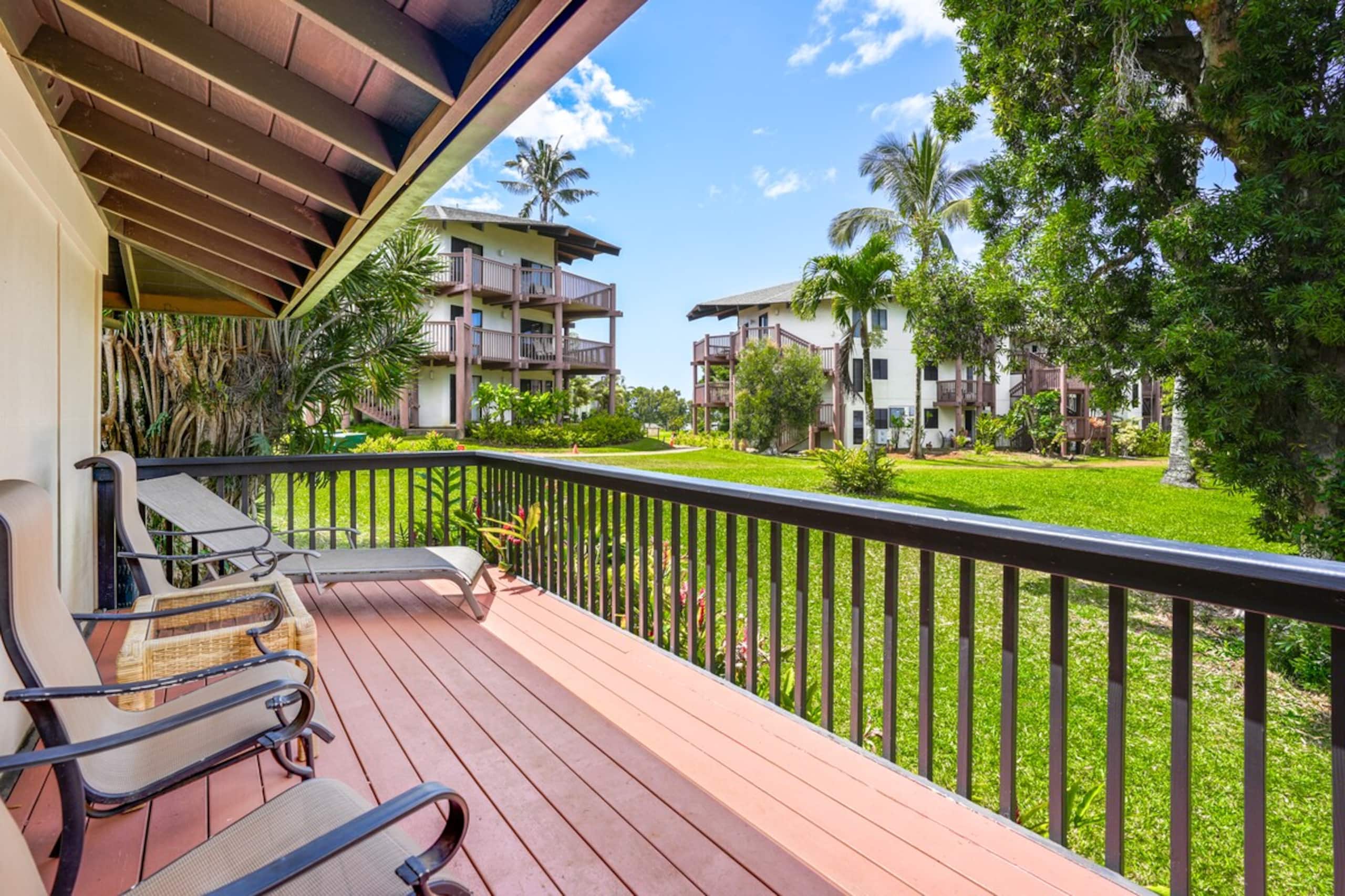 Ground level condo near the pool - Photo 25