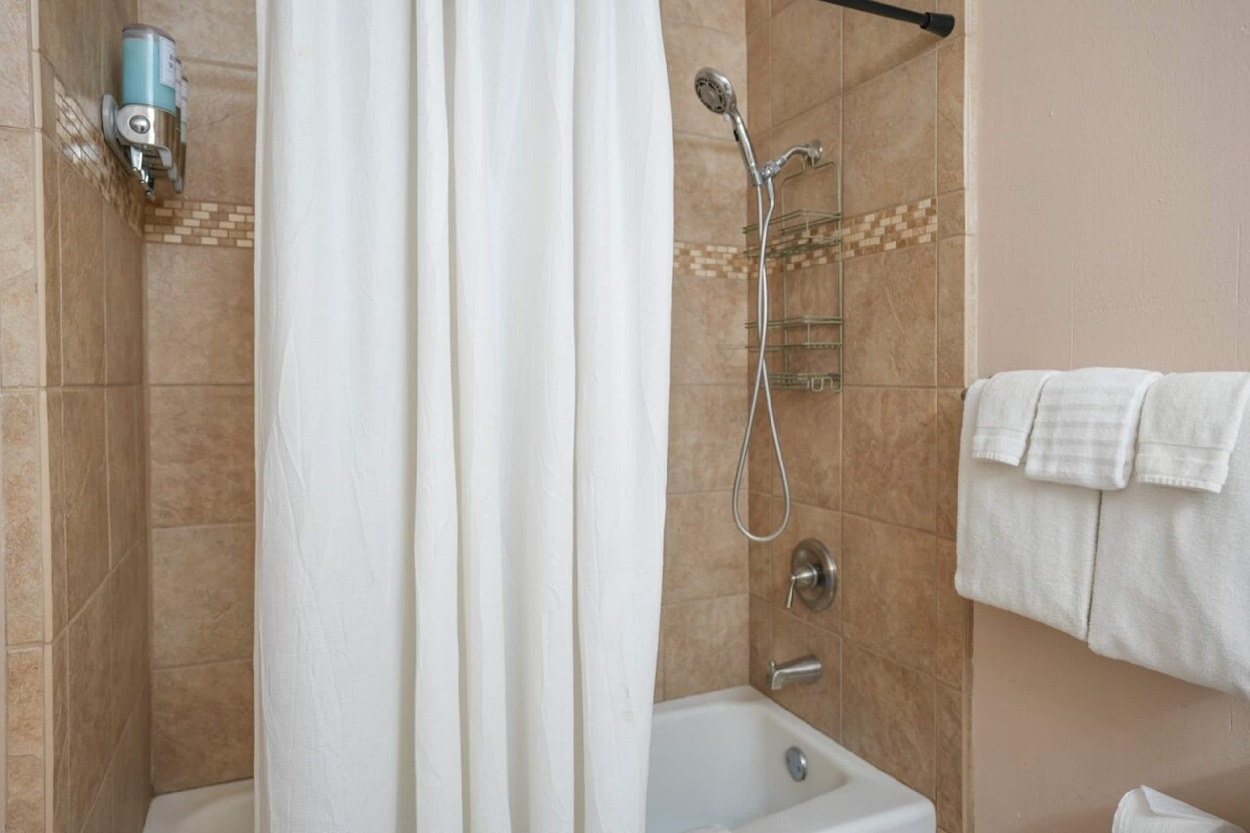 Ground level condo near the pool - Photo 16