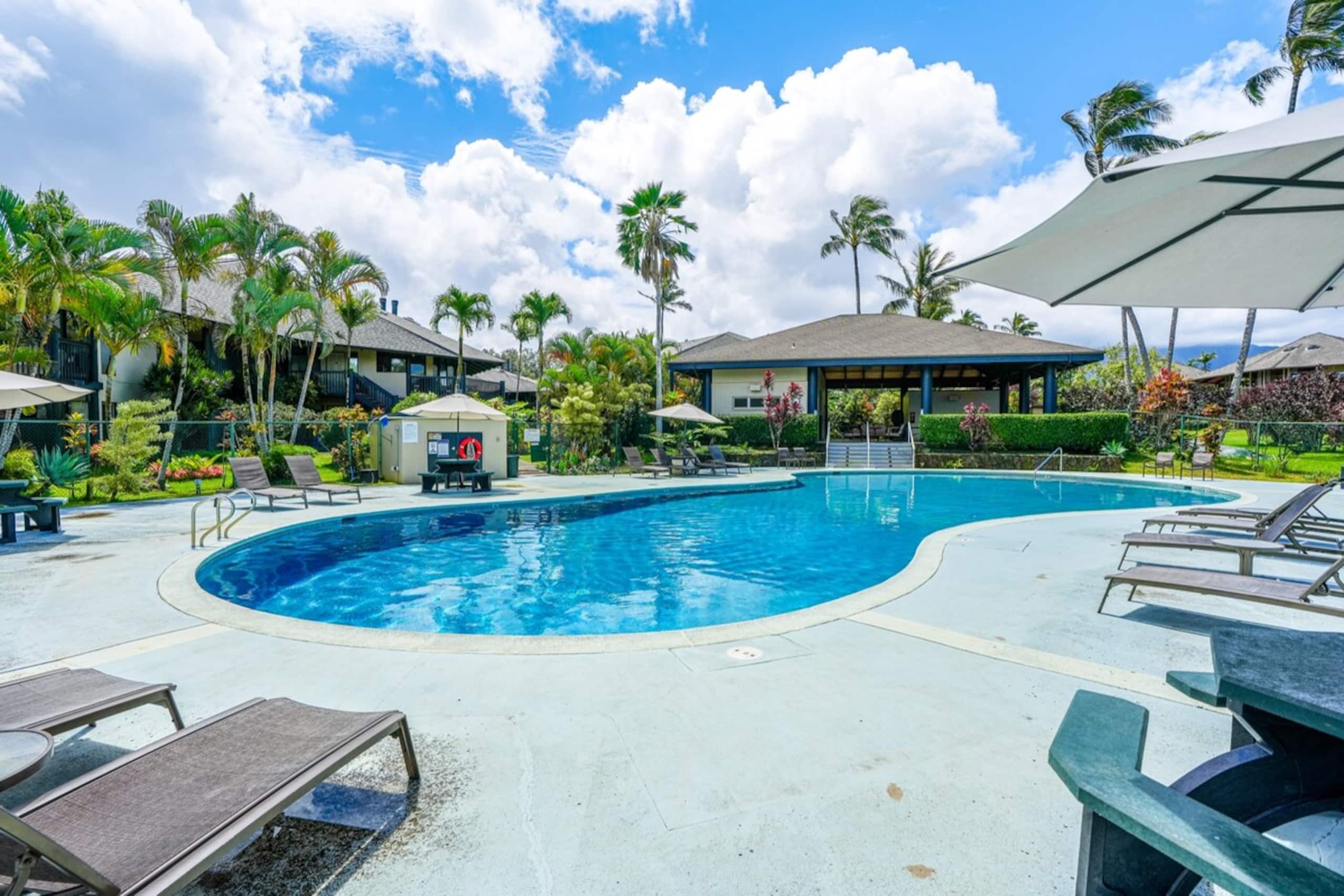 Ground level condo near the pool - Photo 30