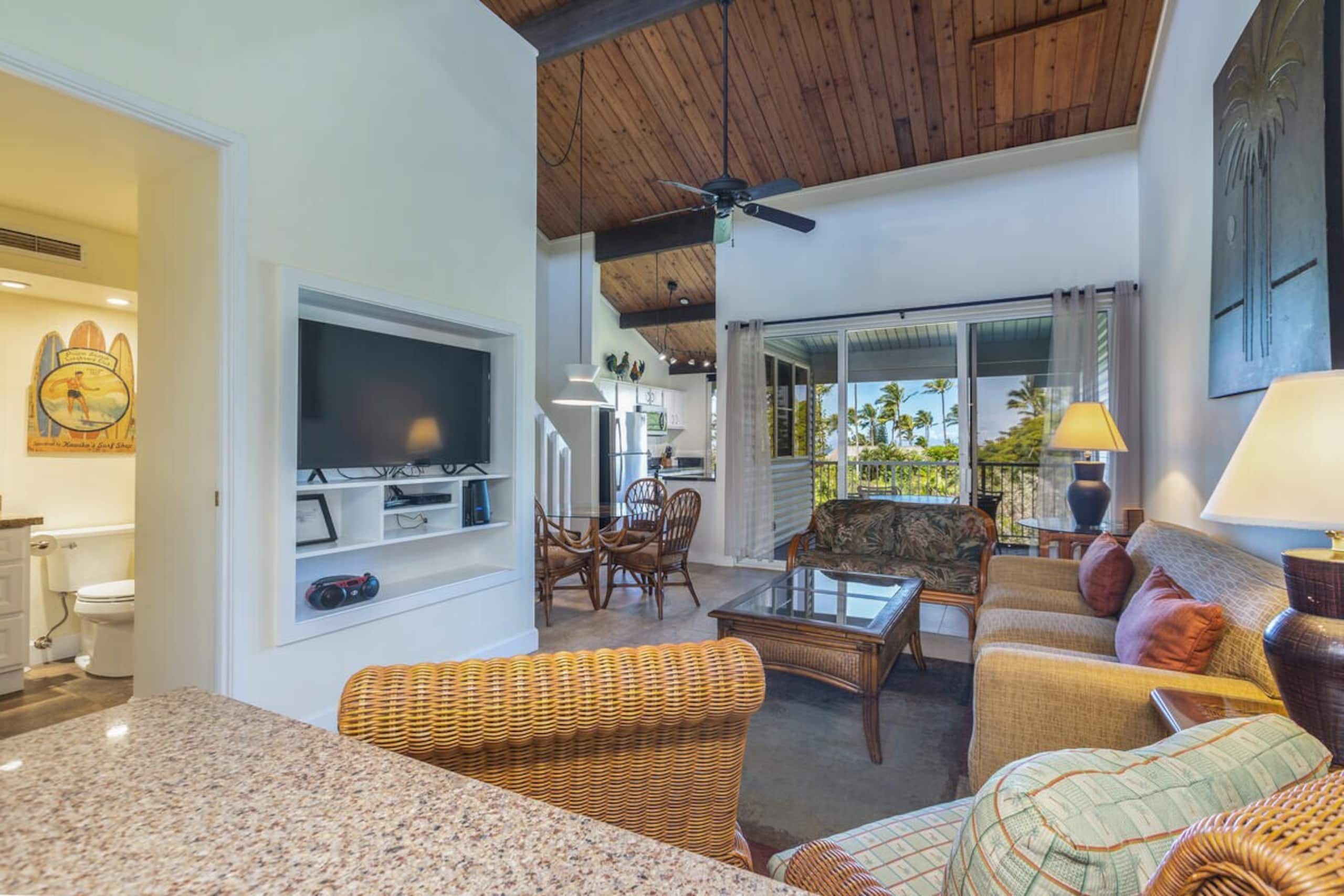 Remodeled Resort-Style Condo with Waterfall Views - Photo 10