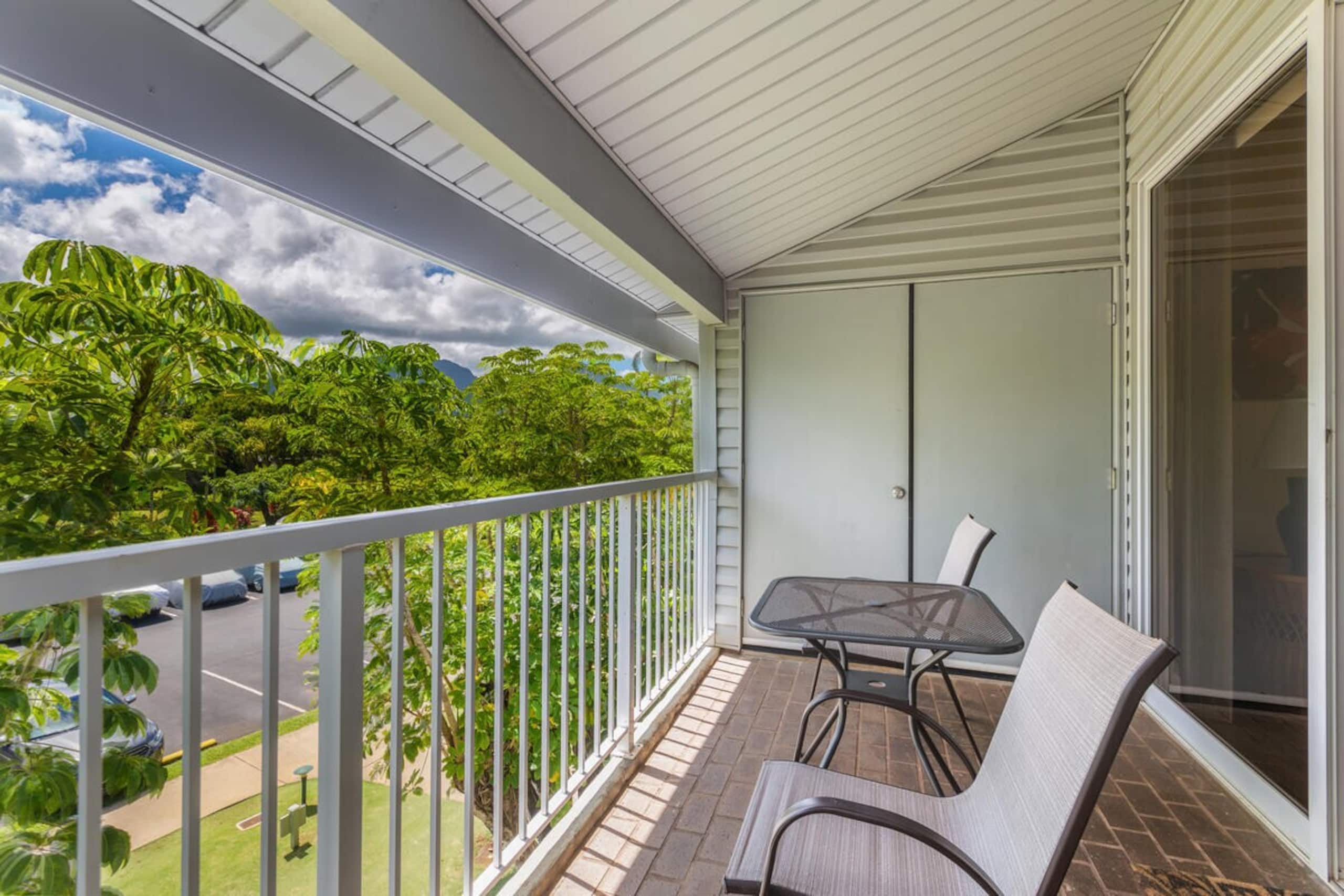 Remodeled Resort-Style Condo with Waterfall Views - Photo 5
