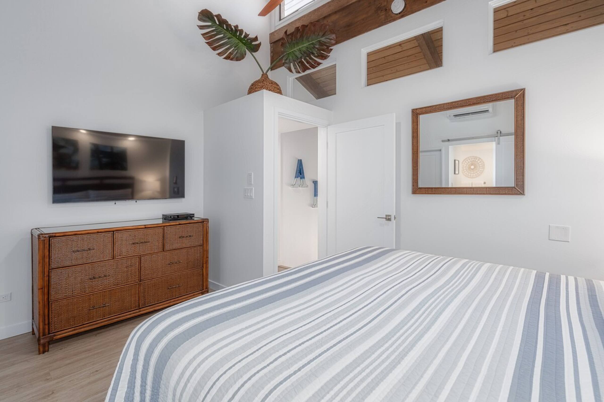 Brand New Remodel-Quiet Location-AC-Ocean Views - Photo 13