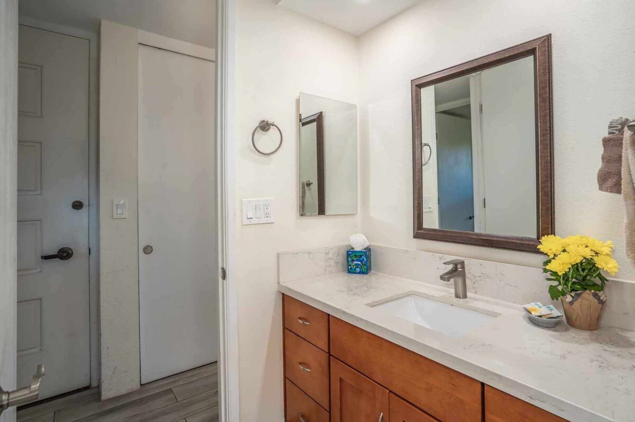 Deluxe One BD Ocean, AC, Wifi, pool  D105 - Photo 28