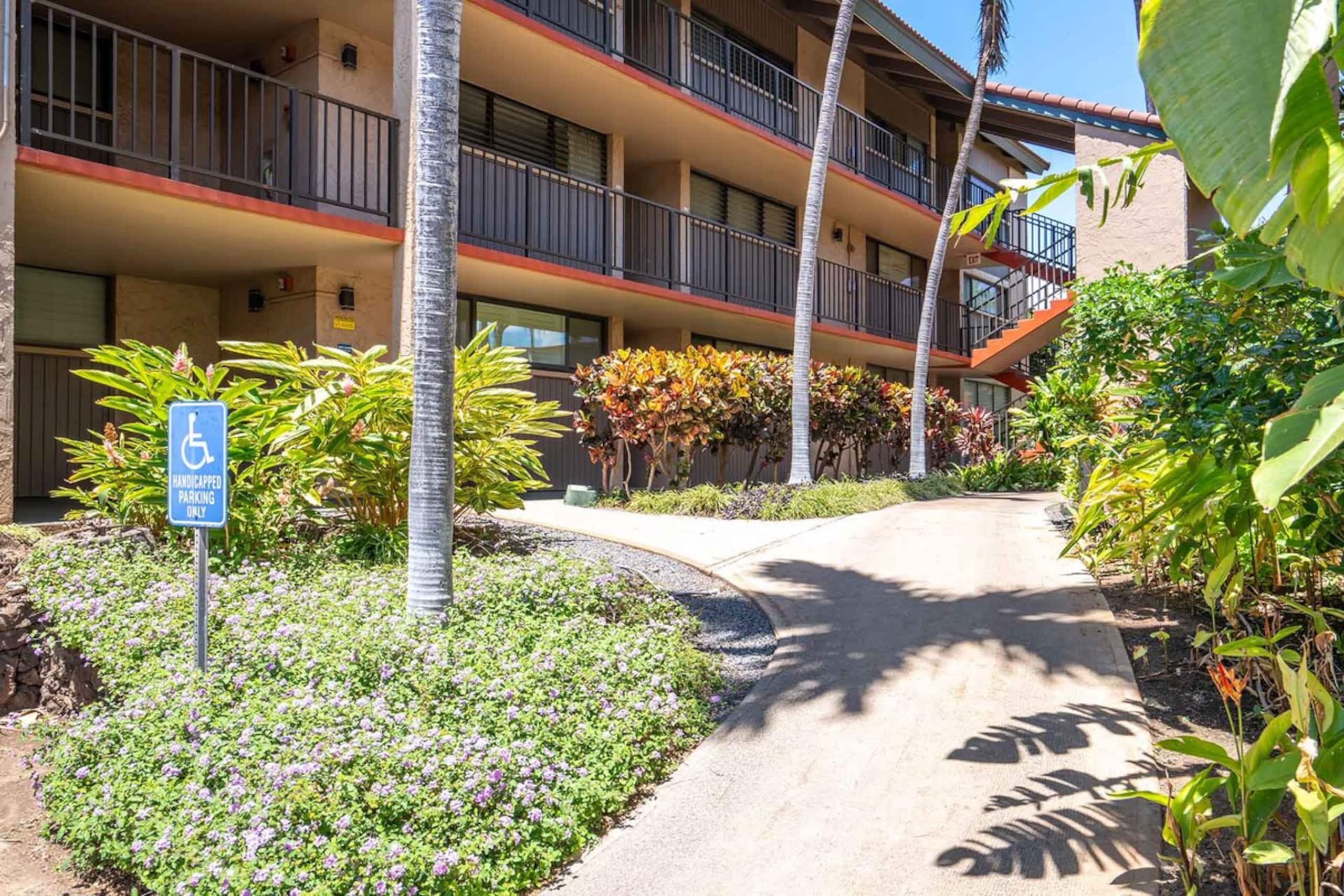 Deluxe One BD Ocean, AC, Wifi, pool  D105 - Photo 33