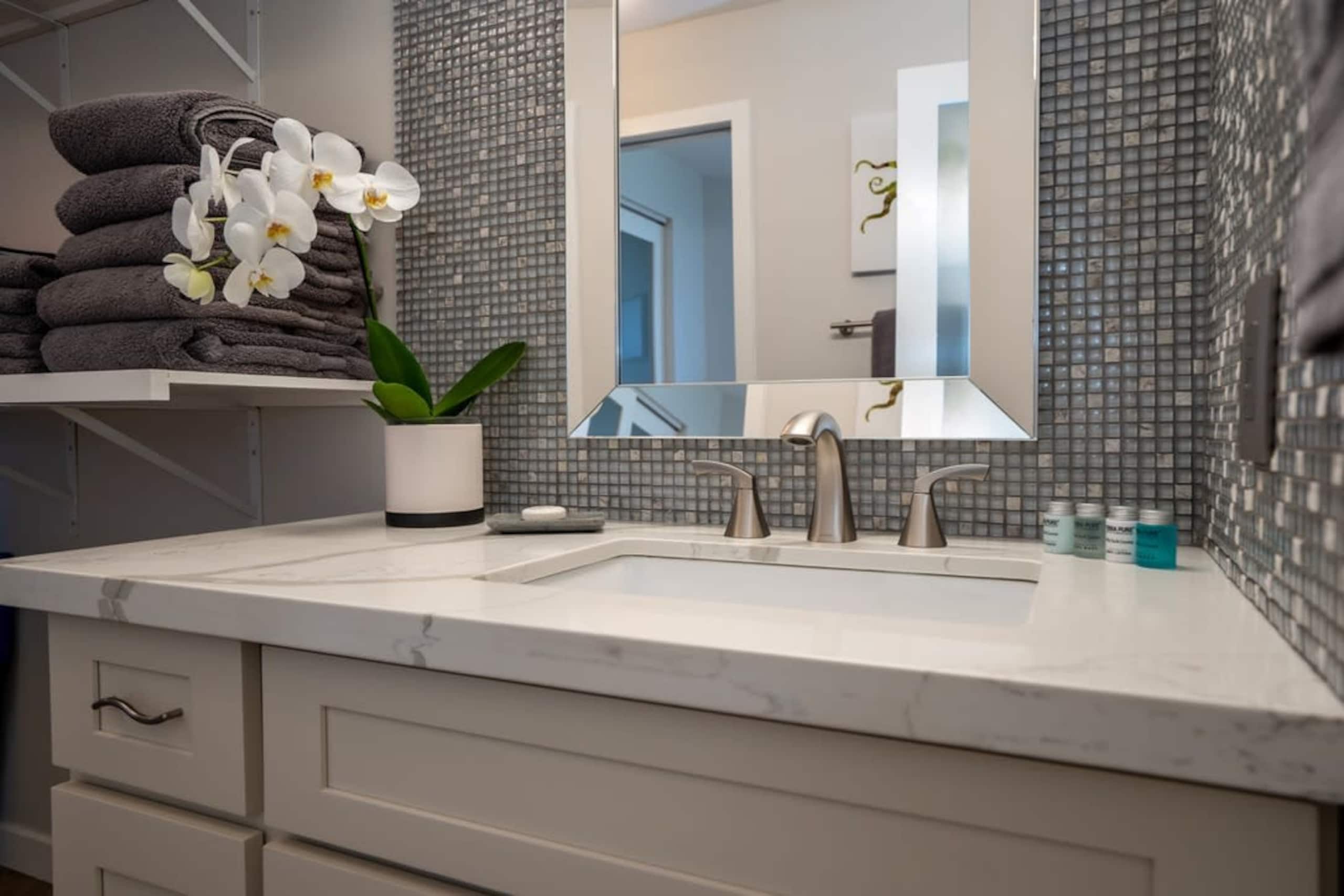 Modern and Relaxing Oceanfront Vistas - Photo 15
