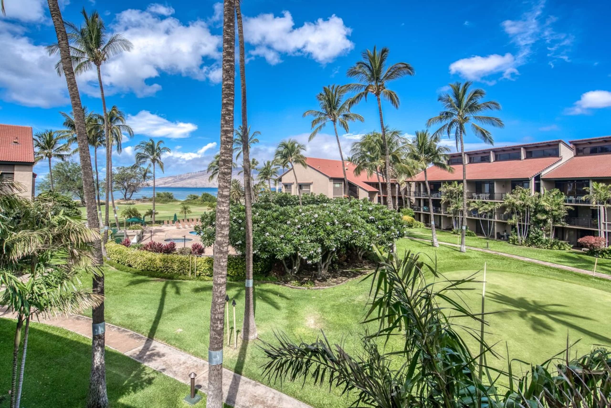 Beachfront Kihei condo w/ ocean views and pool - Photo 1