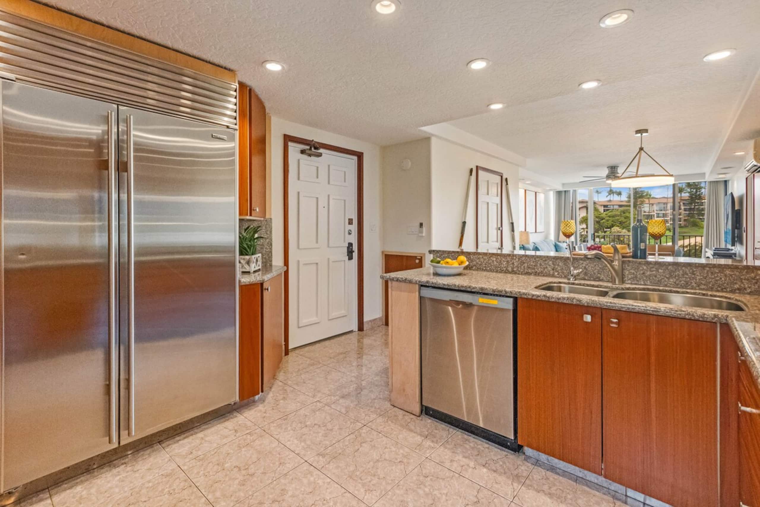 Distinctive FULLY RemodeledRoyal Mauian Complex - Photo 6
