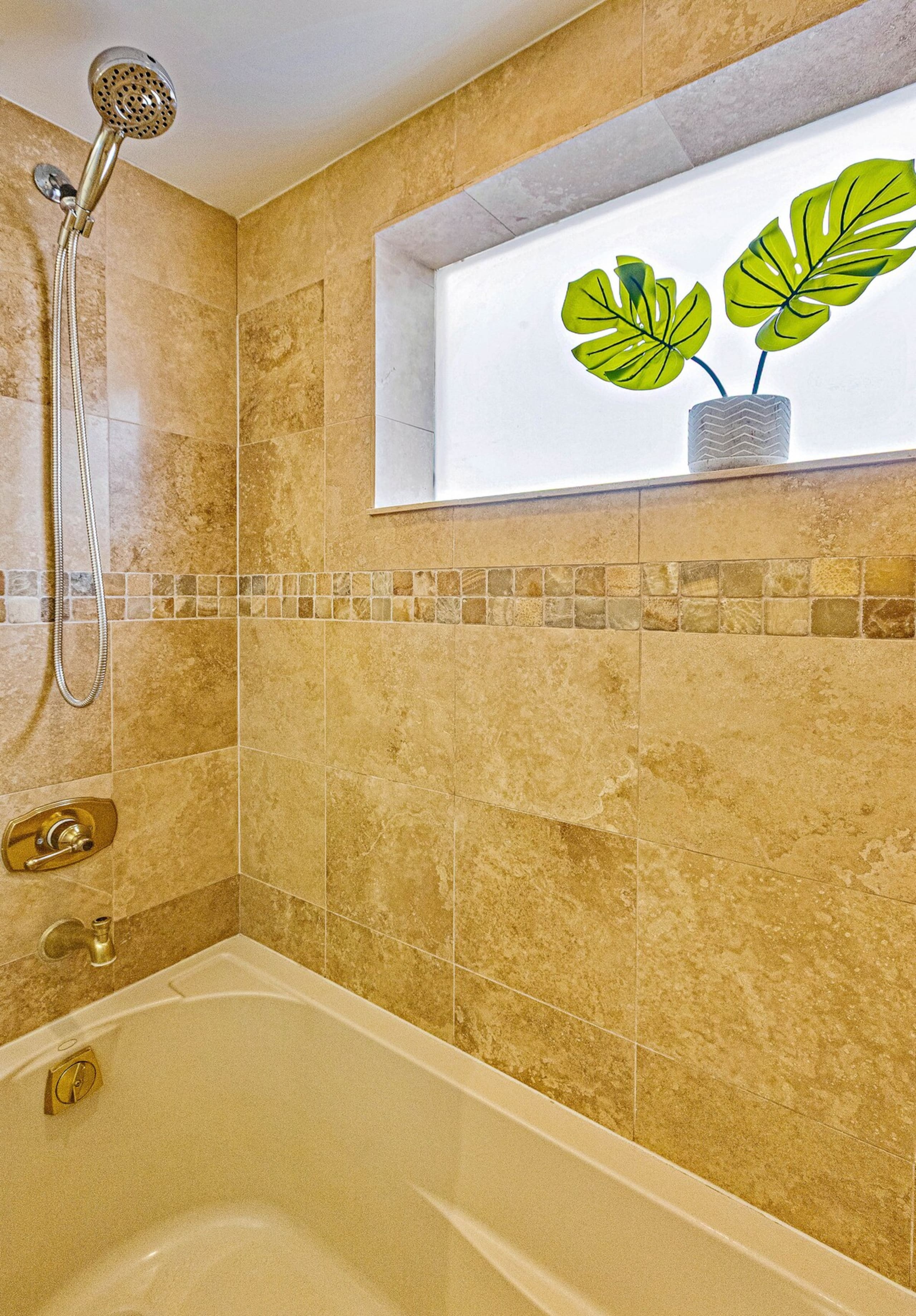 Distinctive FULLY RemodeledRoyal Mauian Complex - Photo 25