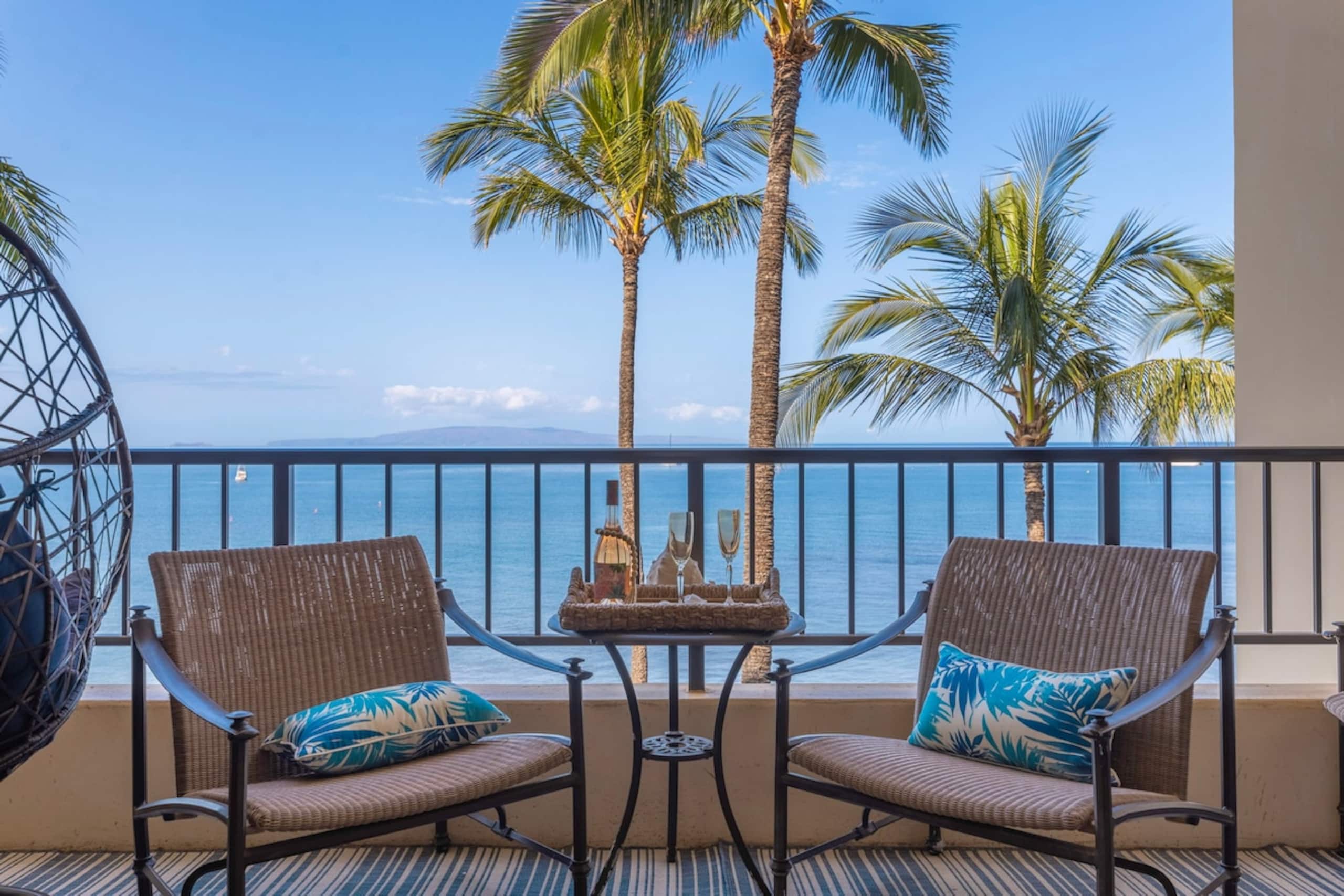 Updated oceanfront condo, AC, 6 mile sandy beach - Photo 5