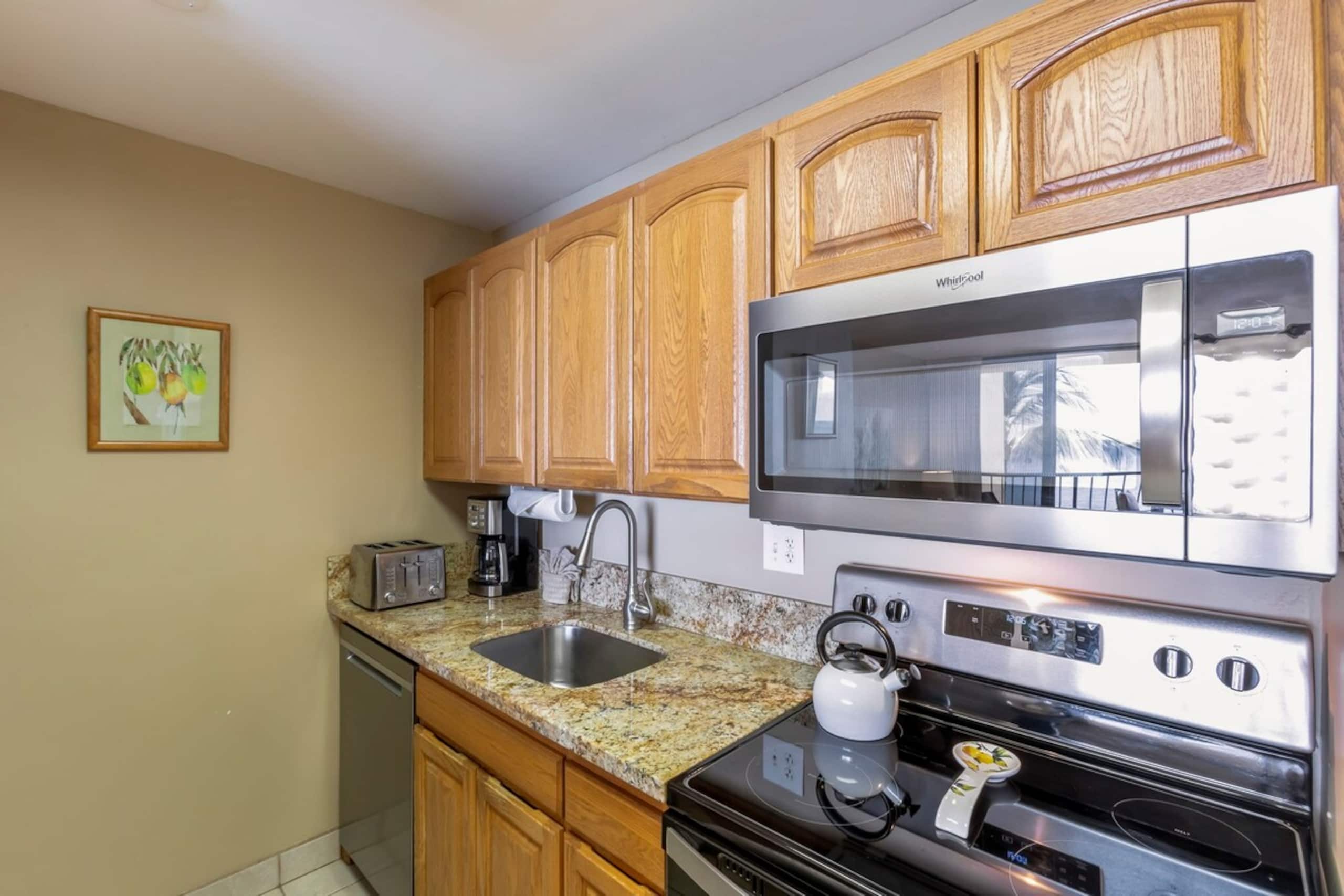 Updated oceanfront condo, AC, 6 mile sandy beach - Photo 20
