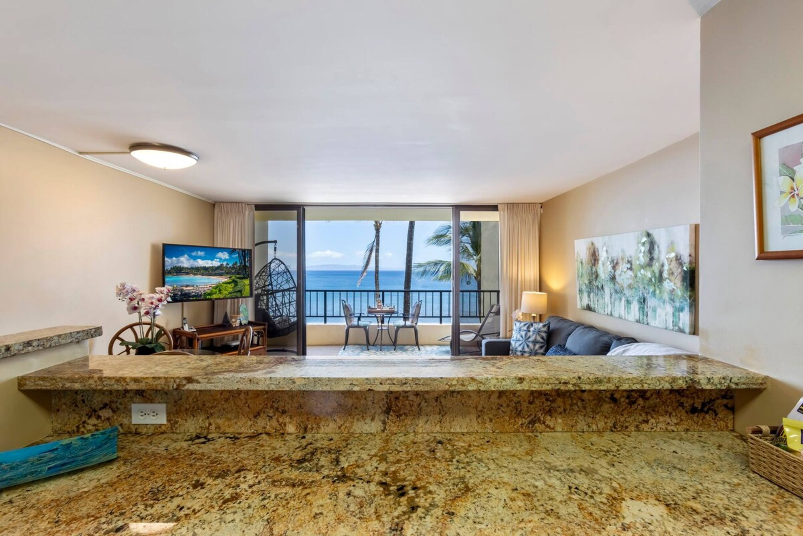 Updated oceanfront condo, AC, 6 mile sandy beach - Photo 31