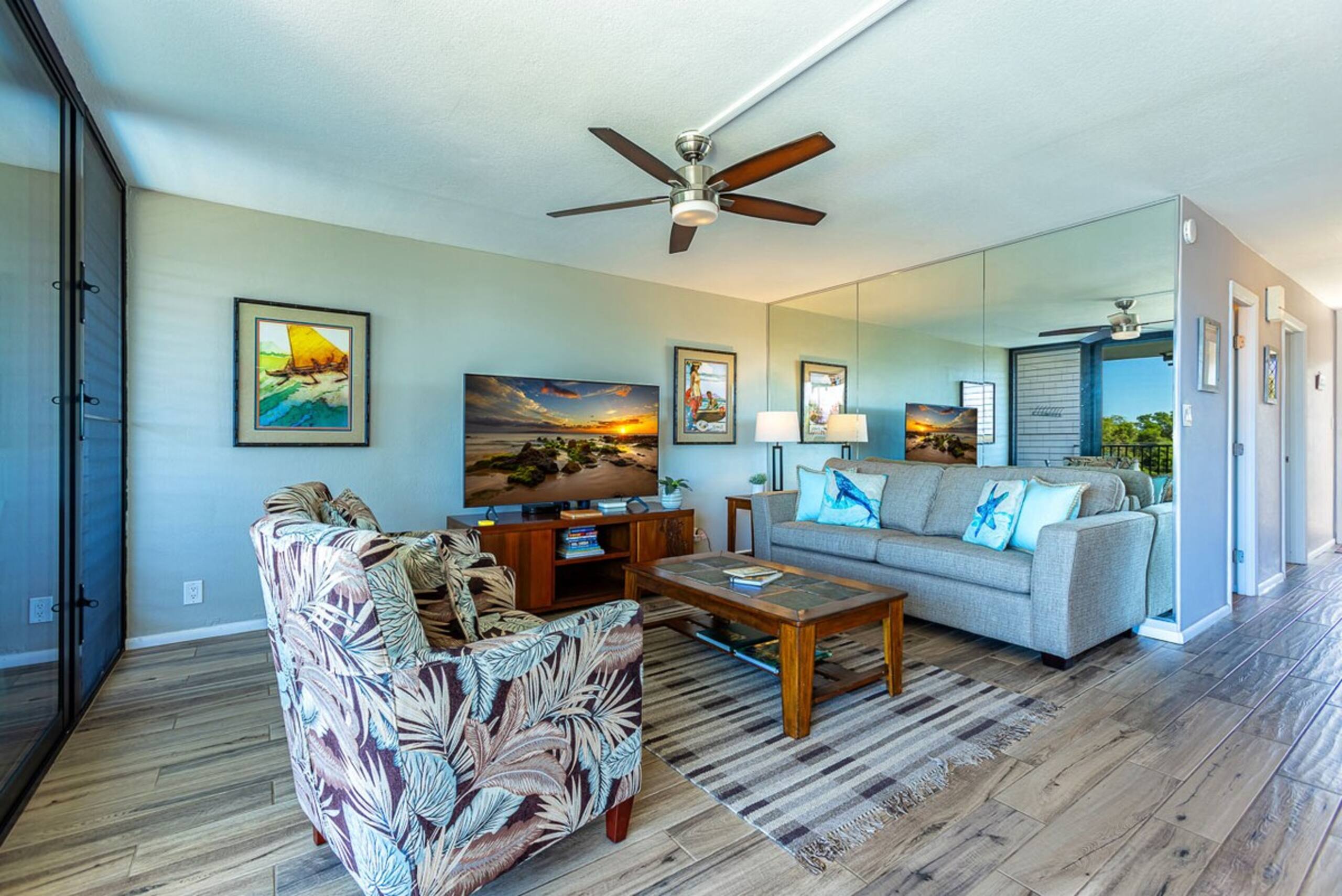 Beachfront 2BR condo w/ pool and lanai - Photo 14