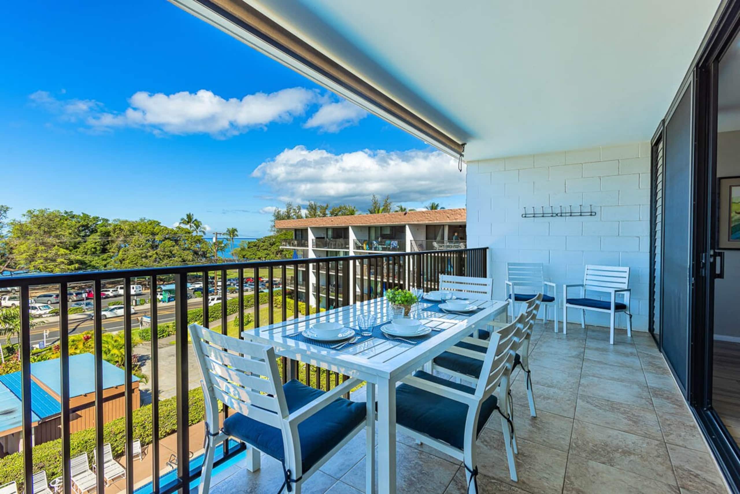 Beachfront 2BR condo w/ pool and lanai - Photo 10