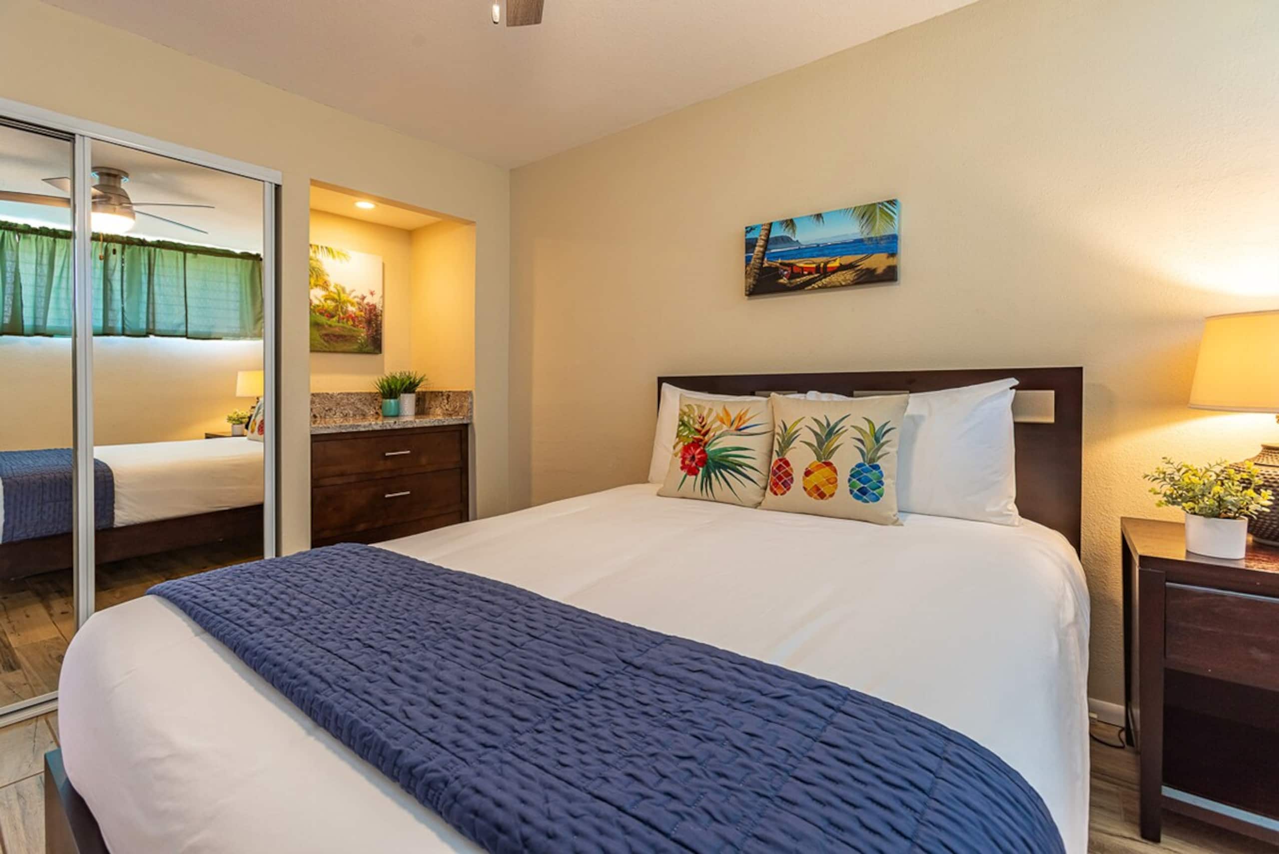 Beachfront 2BR condo w/ pool and lanai - Photo 30