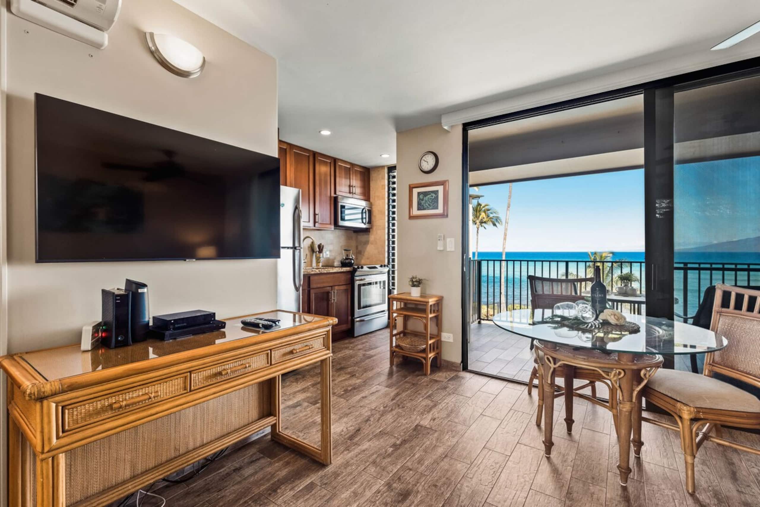 Chic studio retreat with sweeping pacific views - Photo 6