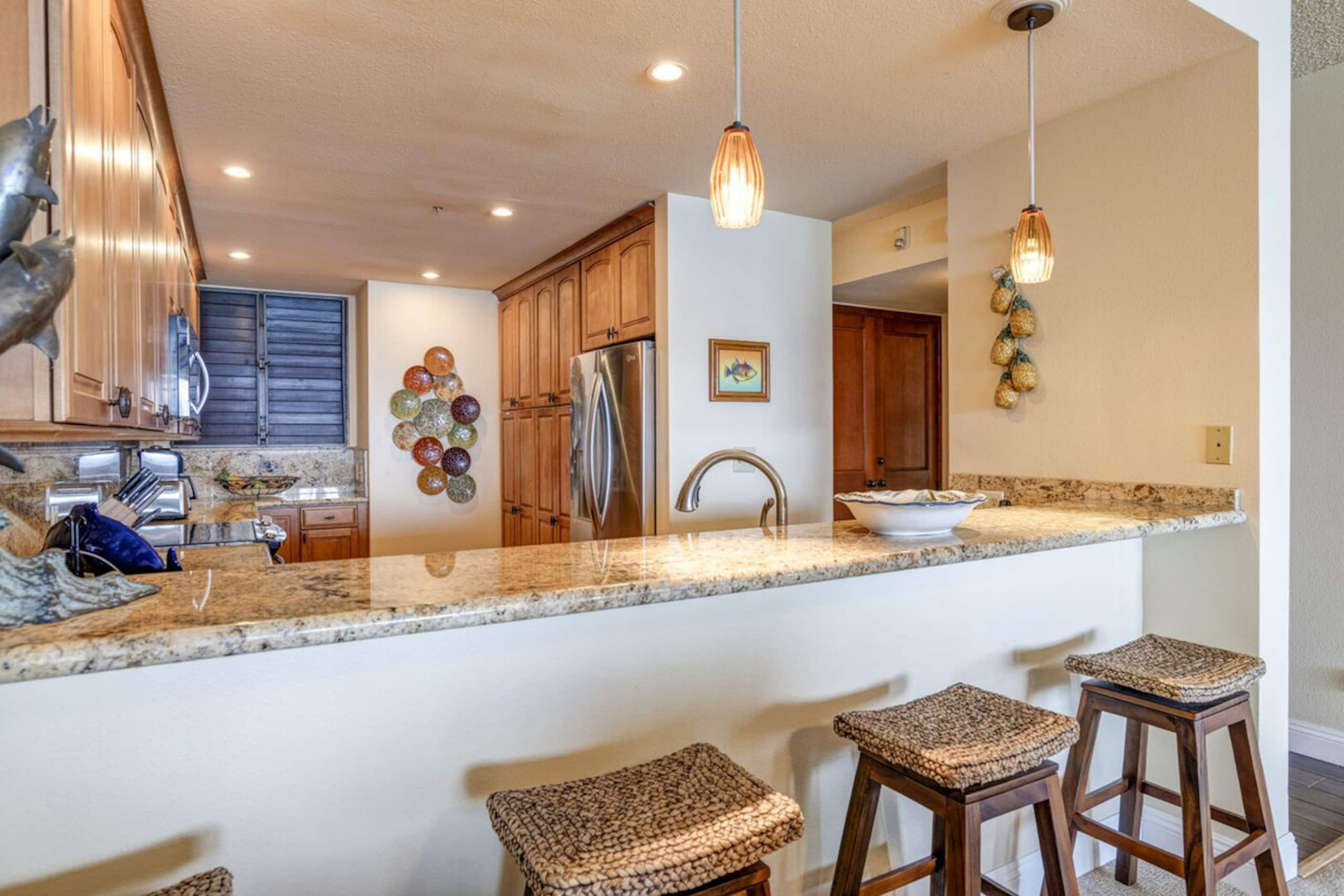 Beachfront 5th-floor condo with ocean view - Photo 8