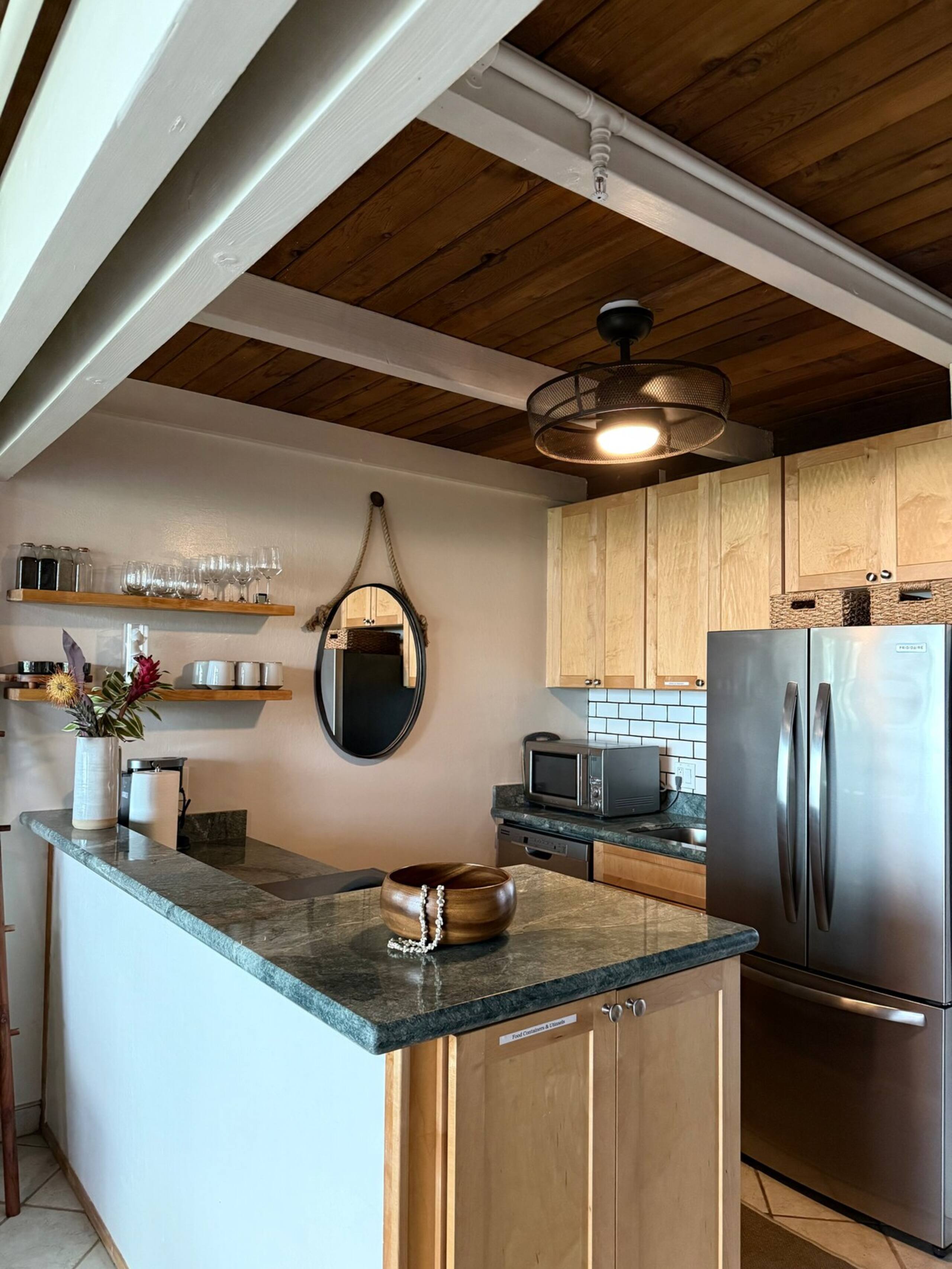 Two Bedroom Condo, Oceanfront, Pool, Lahaina, HI - Photo 7