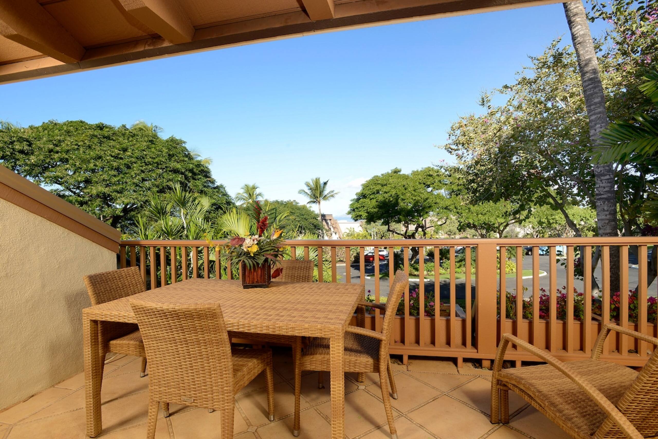 Ocean View, Large Lanai, A/C, Near Beach, MKB210 - Photo 3