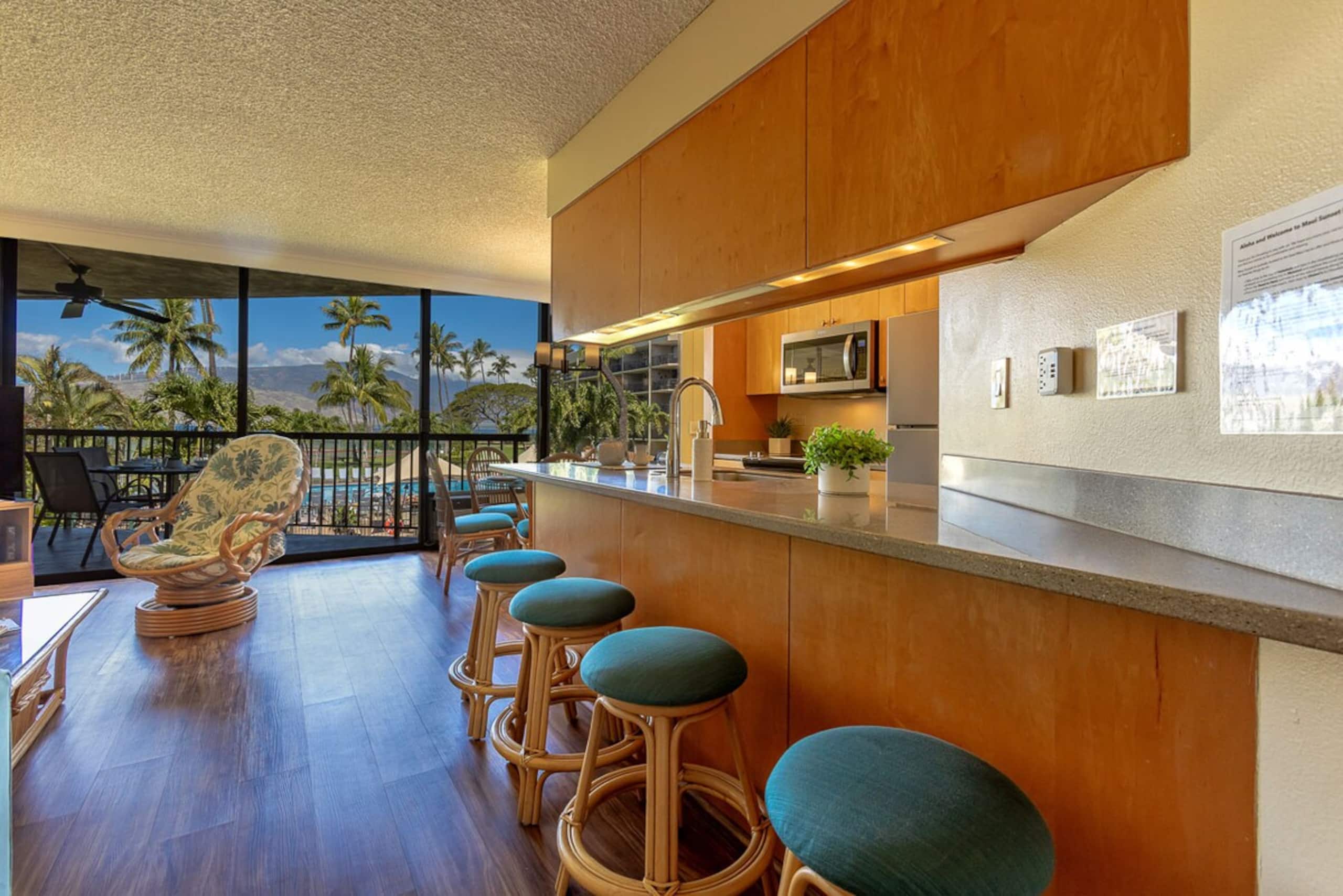 Beachfront 2BR w/ ocean views and pool - Photo 17