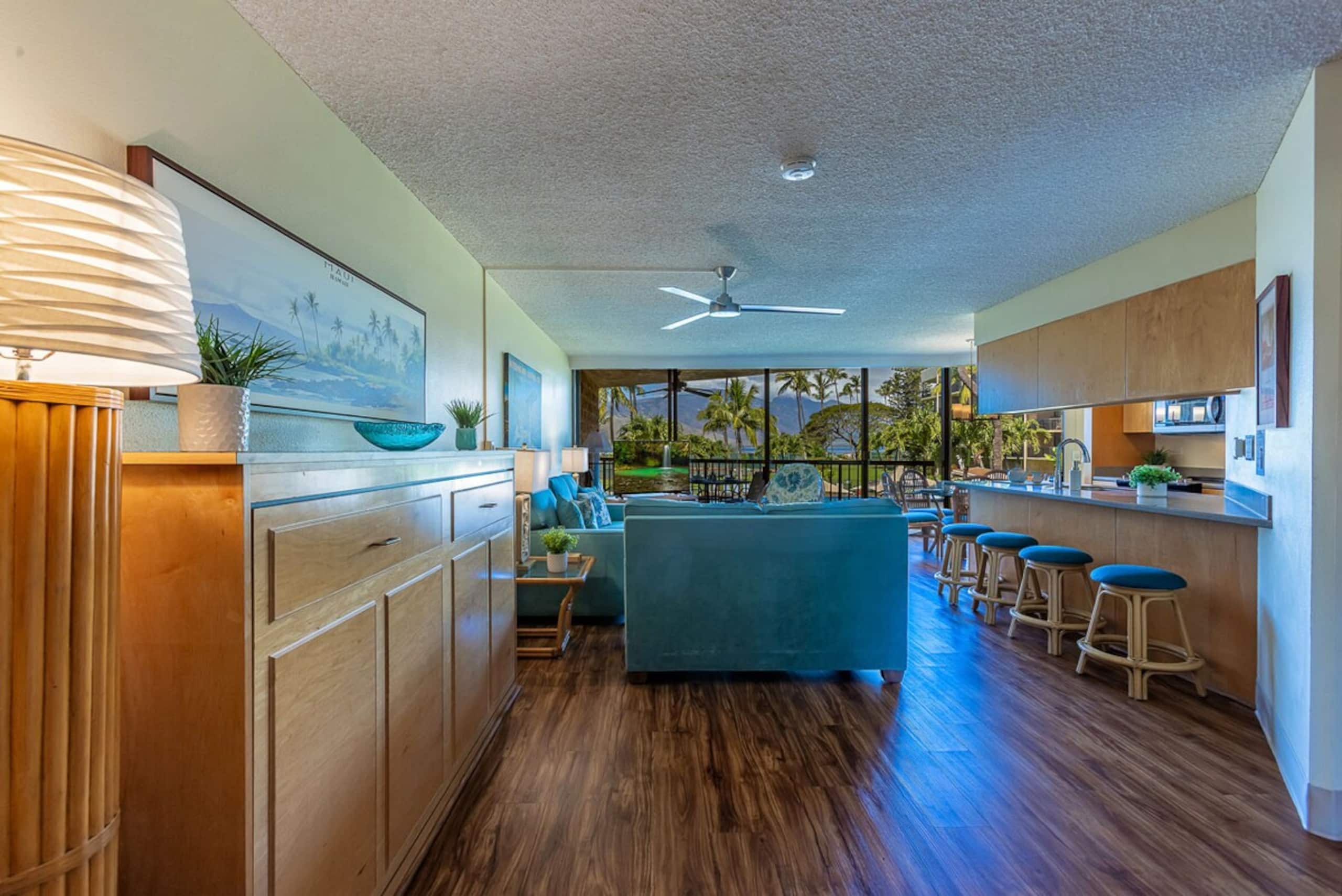 Beachfront 2BR w/ ocean views and pool - Photo 13