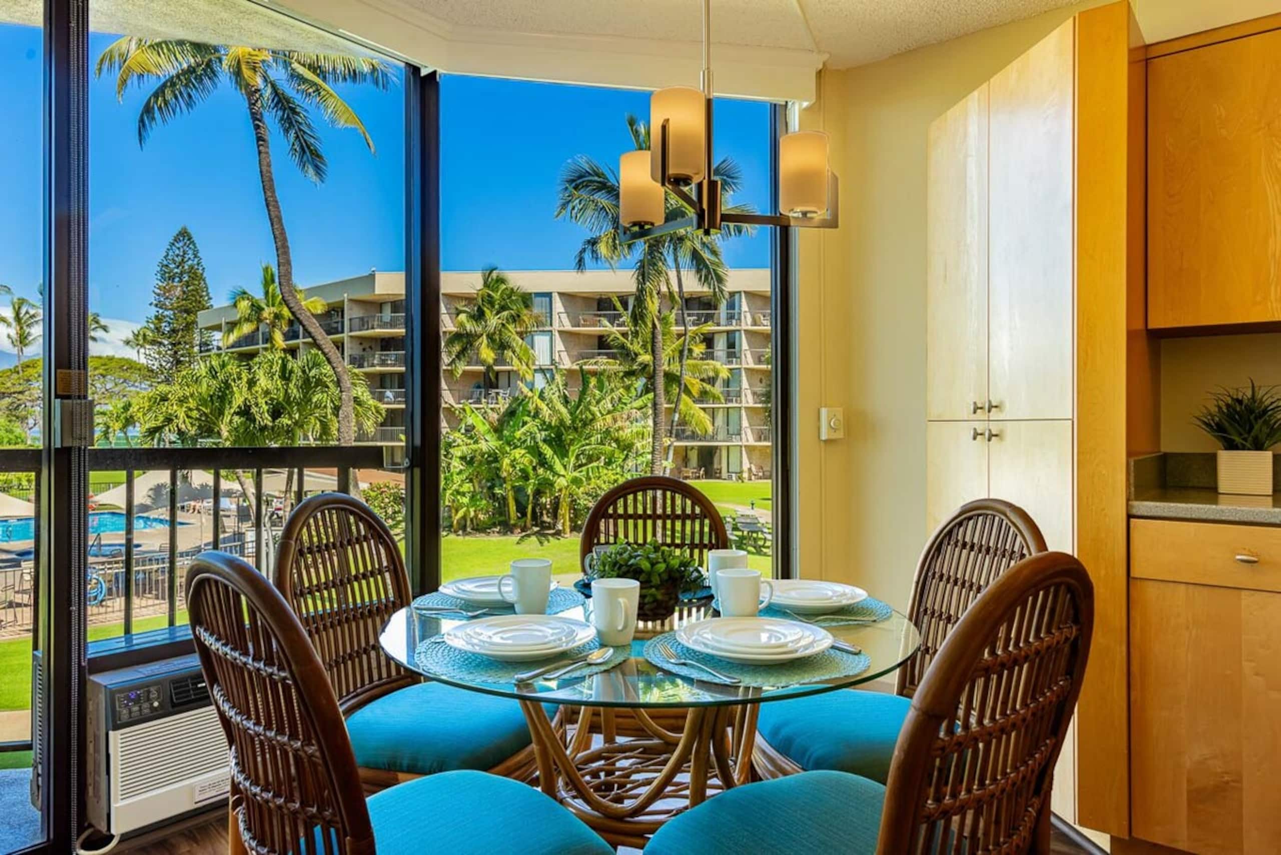 Beachfront 2BR w/ ocean views and pool - Photo 15