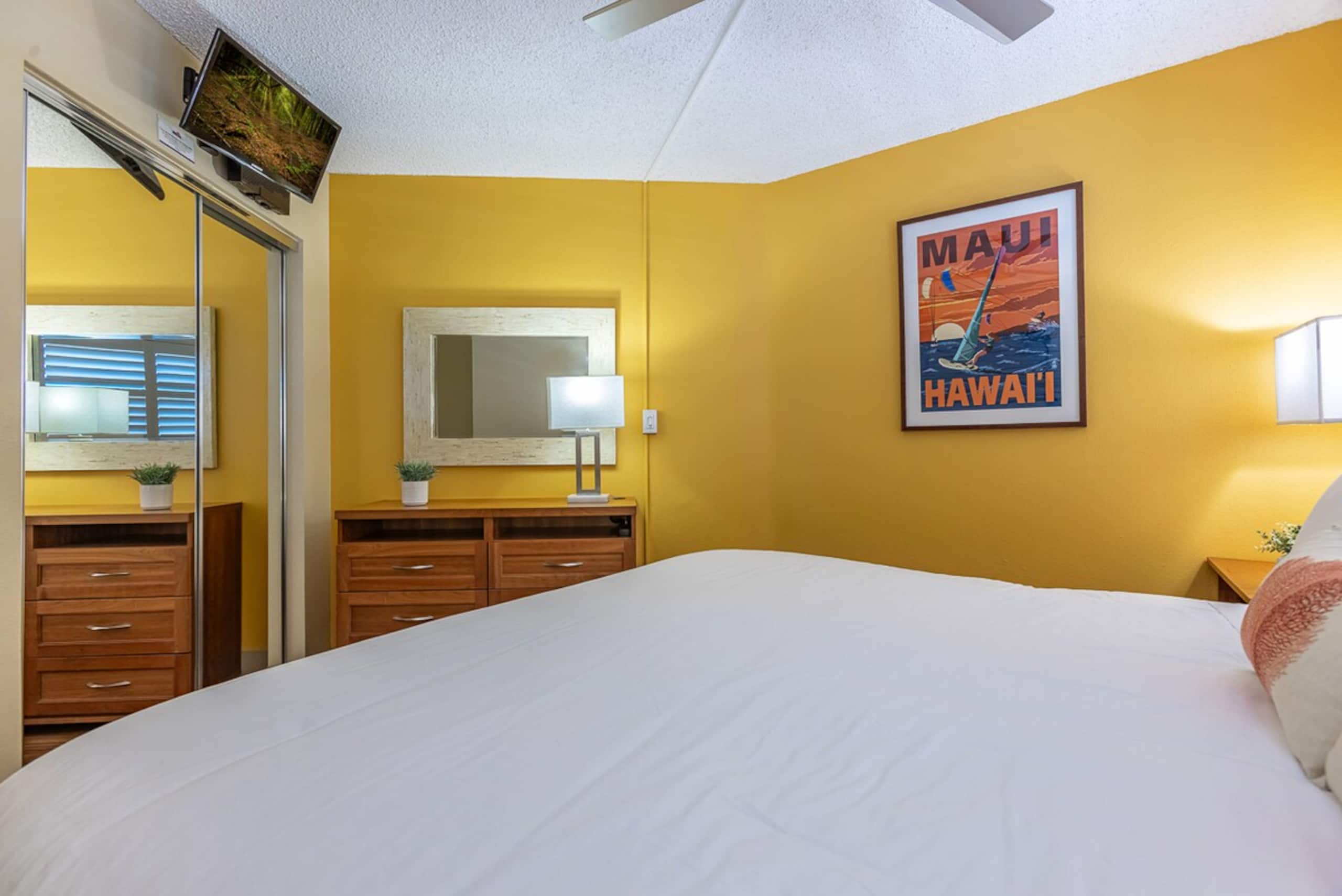 Beachfront 2BR w/ ocean views and pool - Photo 22