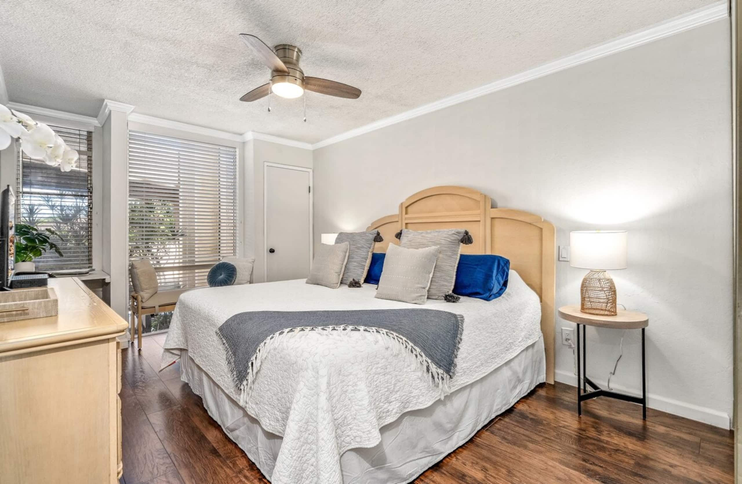 Airy and Updated Condo Across from Kam-III Beach - Photo 14