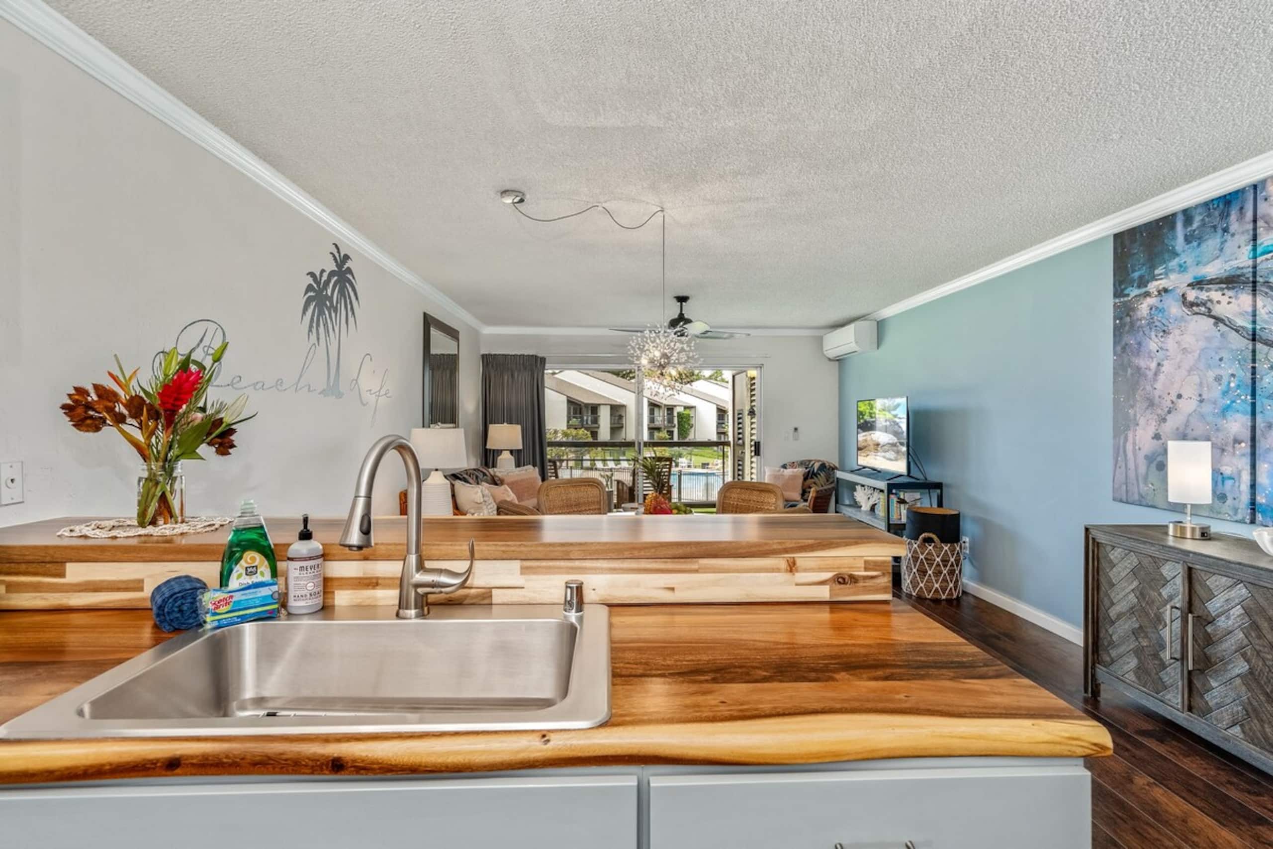Airy and Updated Condo Across from Kam-III Beach - Photo 10