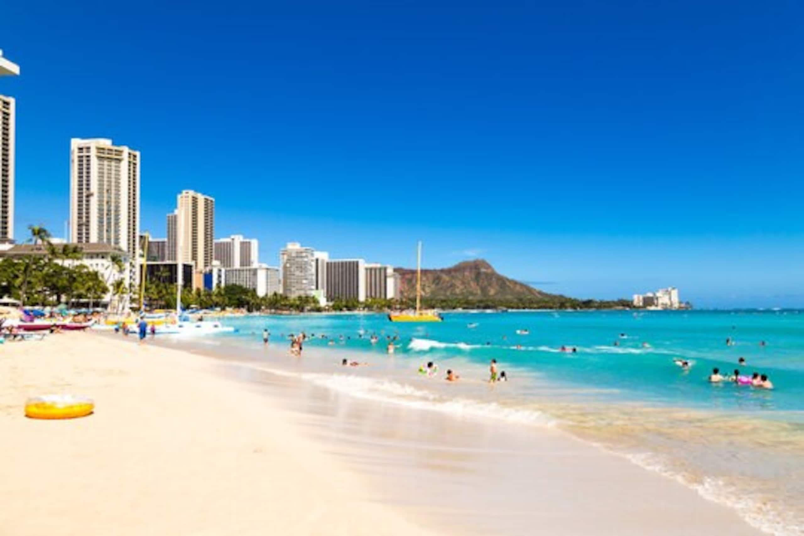 New Listing Sleeps 6 Waikiki OceanView w/Parking - Photo 36