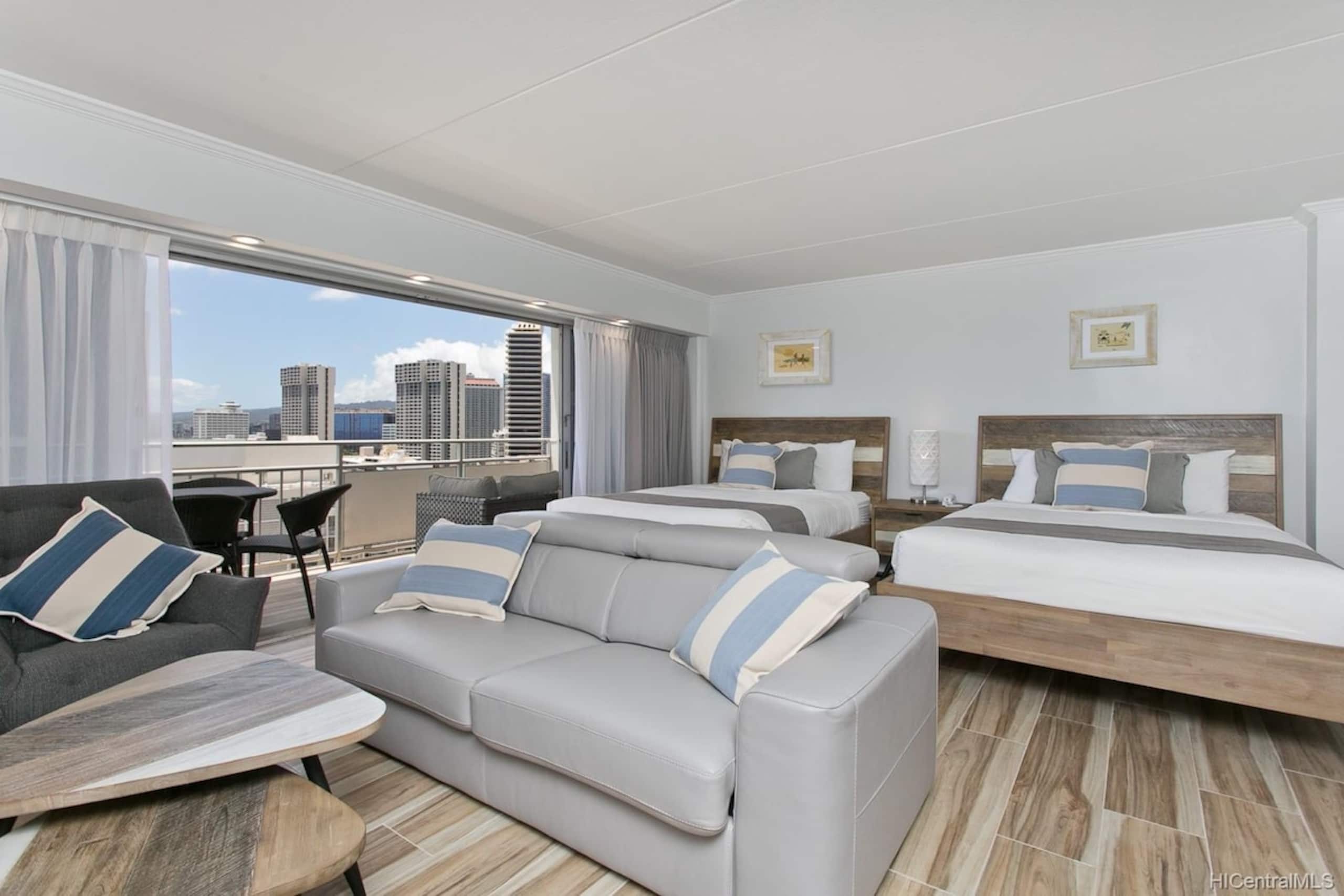 New Listing Sleeps 6 Waikiki OceanView w/Parking - Photo 8