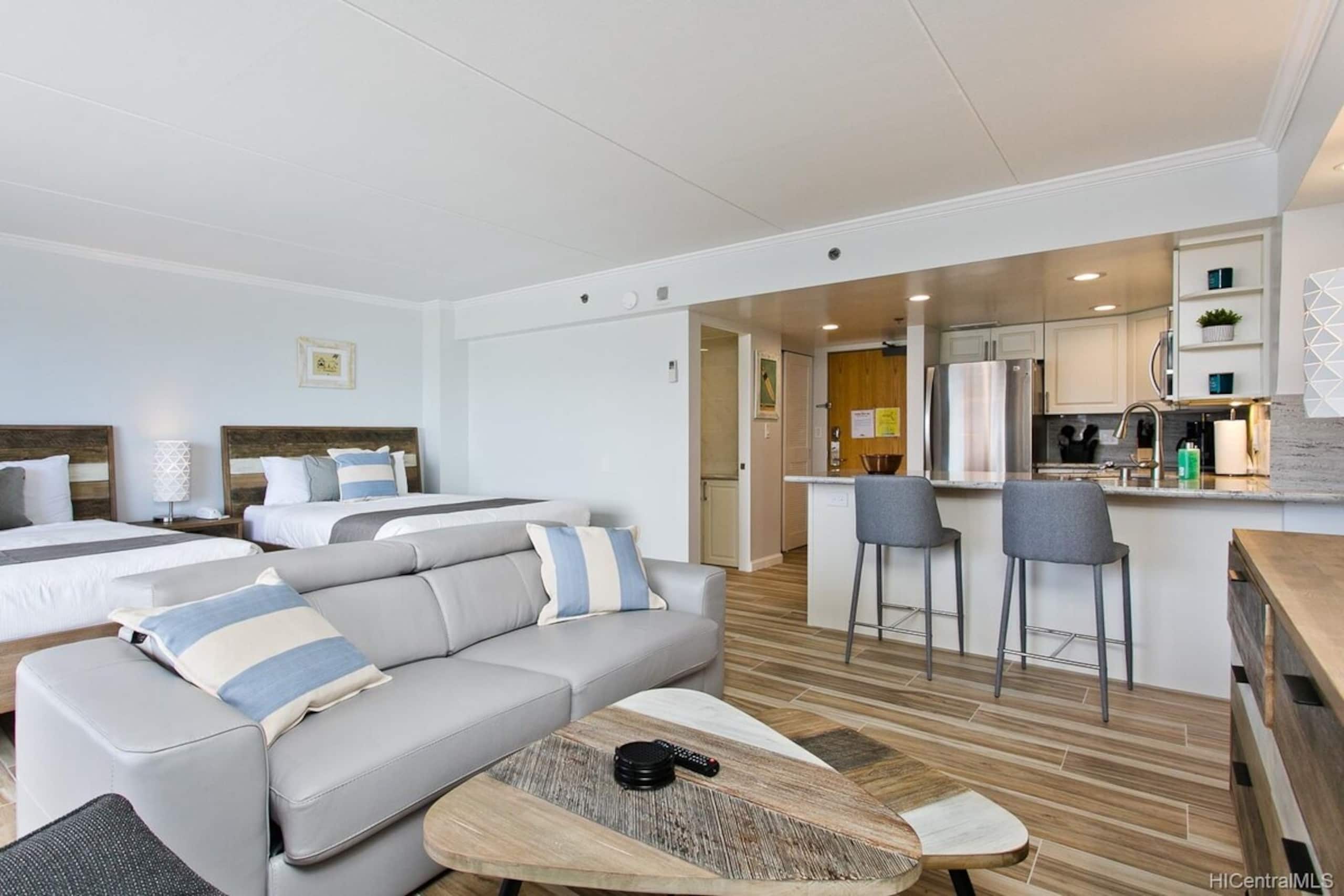 New Listing Sleeps 6 Waikiki OceanView w/Parking - Photo 1