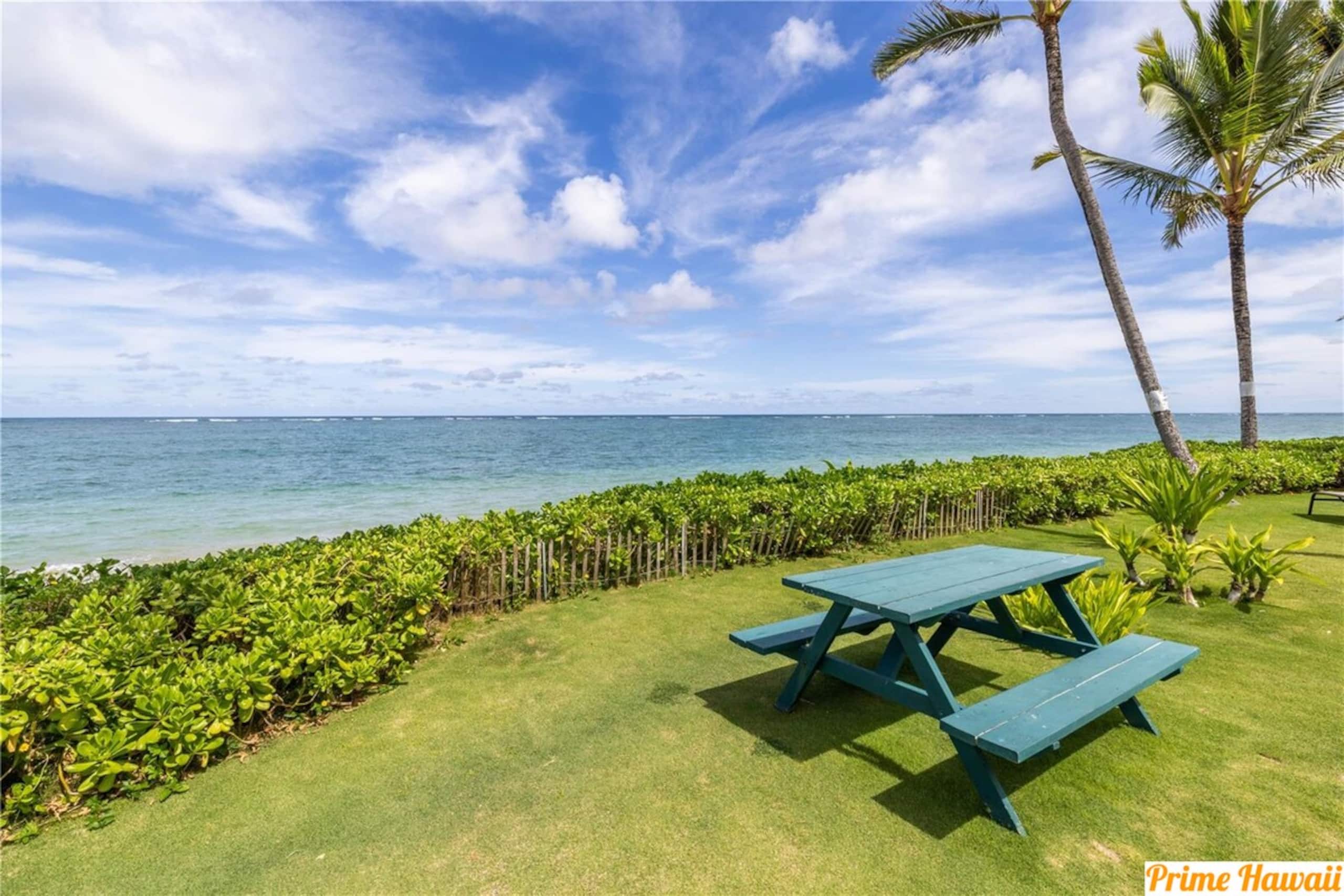Beachfront Condo with Stunning Ocean Views - Photo 34