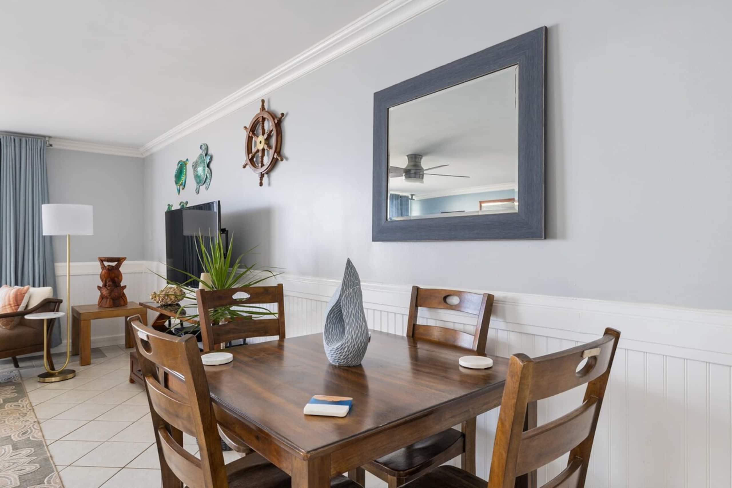 Beachfront Condo with Stunning Ocean Views - Photo 8
